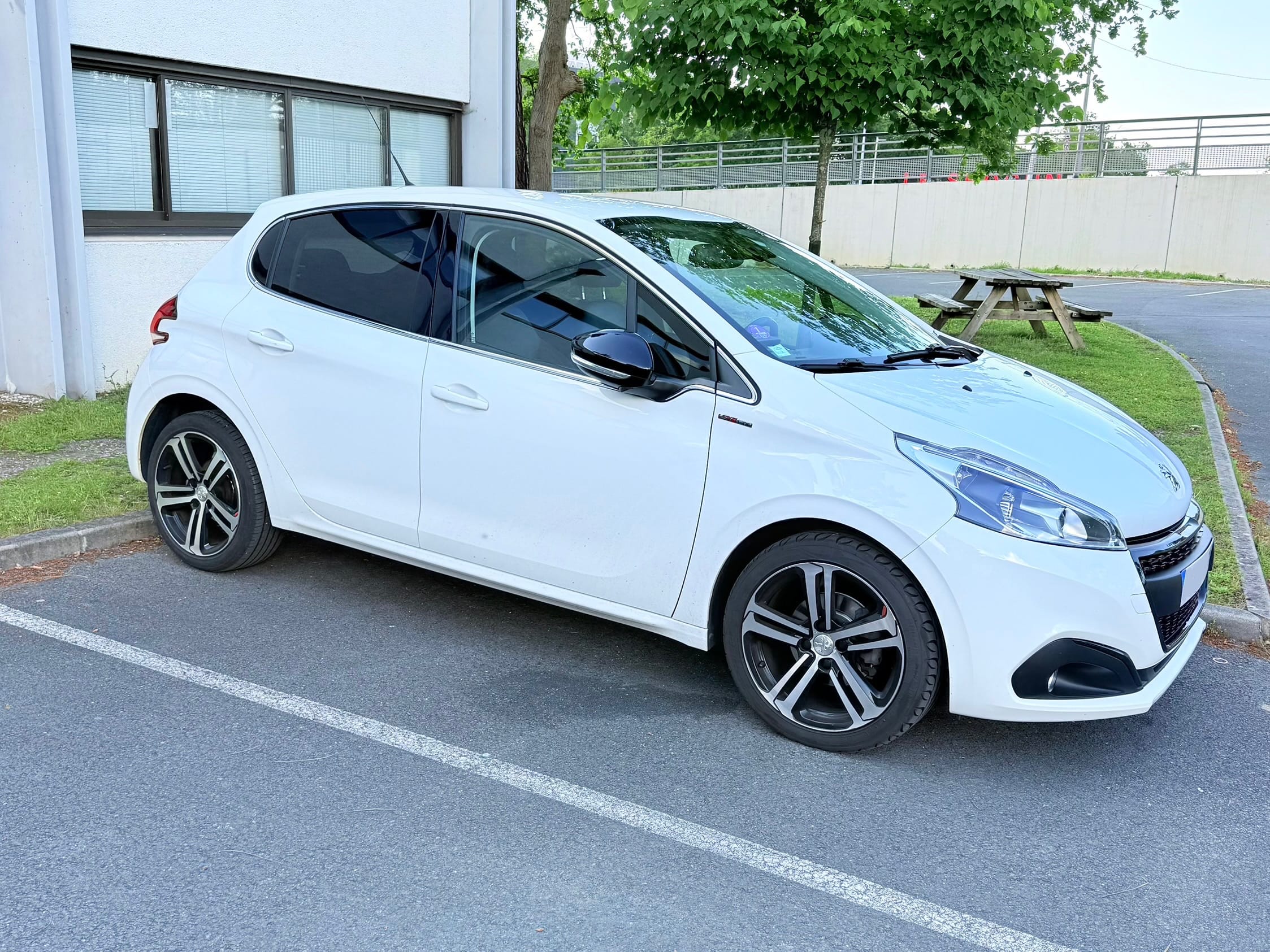 Peugeot 208 GT Line 110ch avec Audio Bluetooth