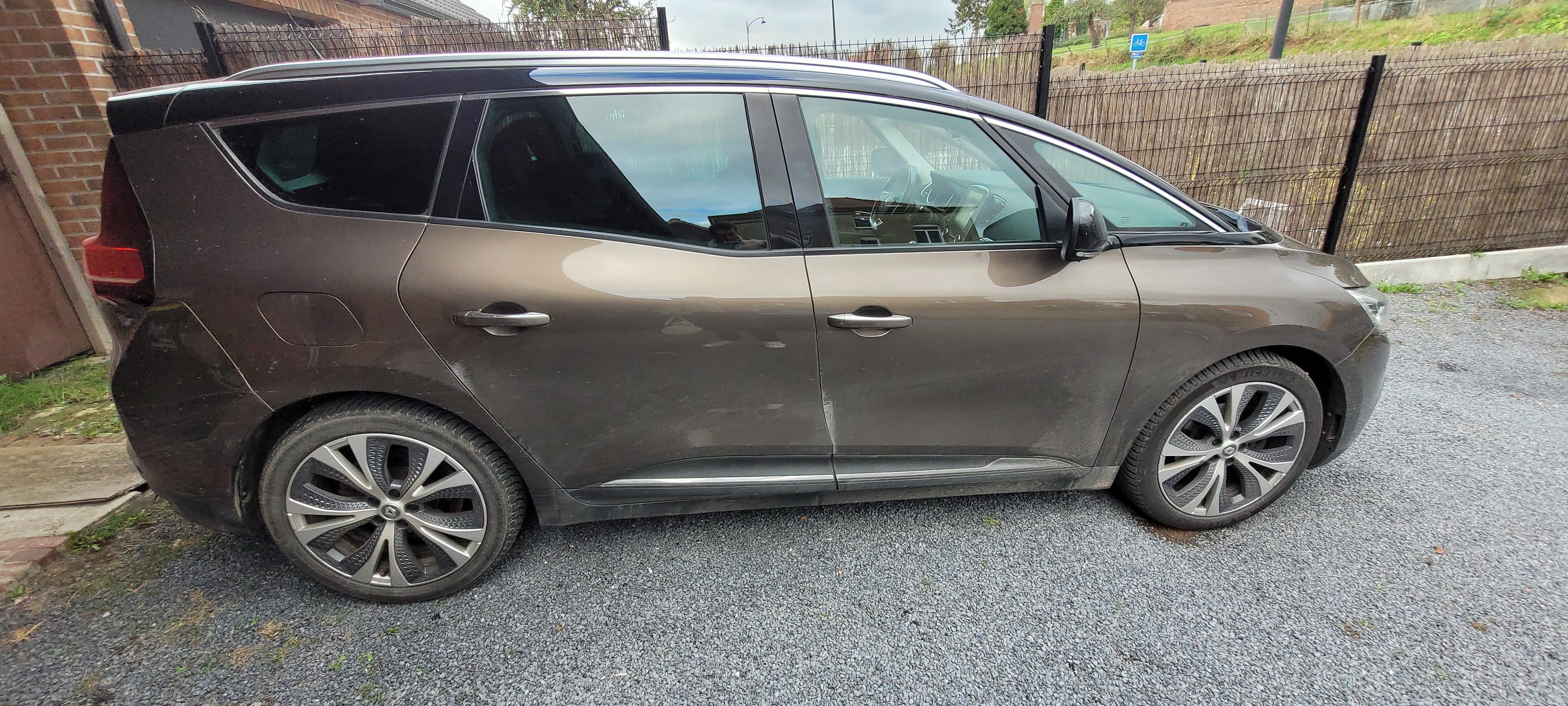 Renault Grand Scenic avec Régulateur de vitesse