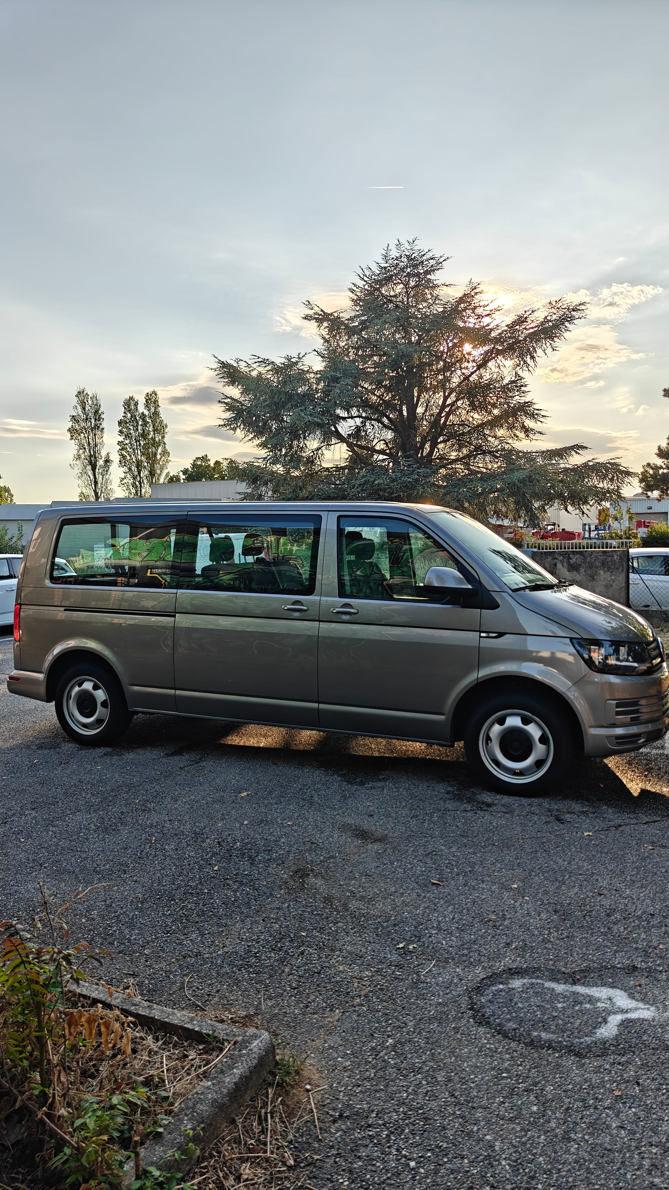 Volkswagen Caravelle avec Climatisation