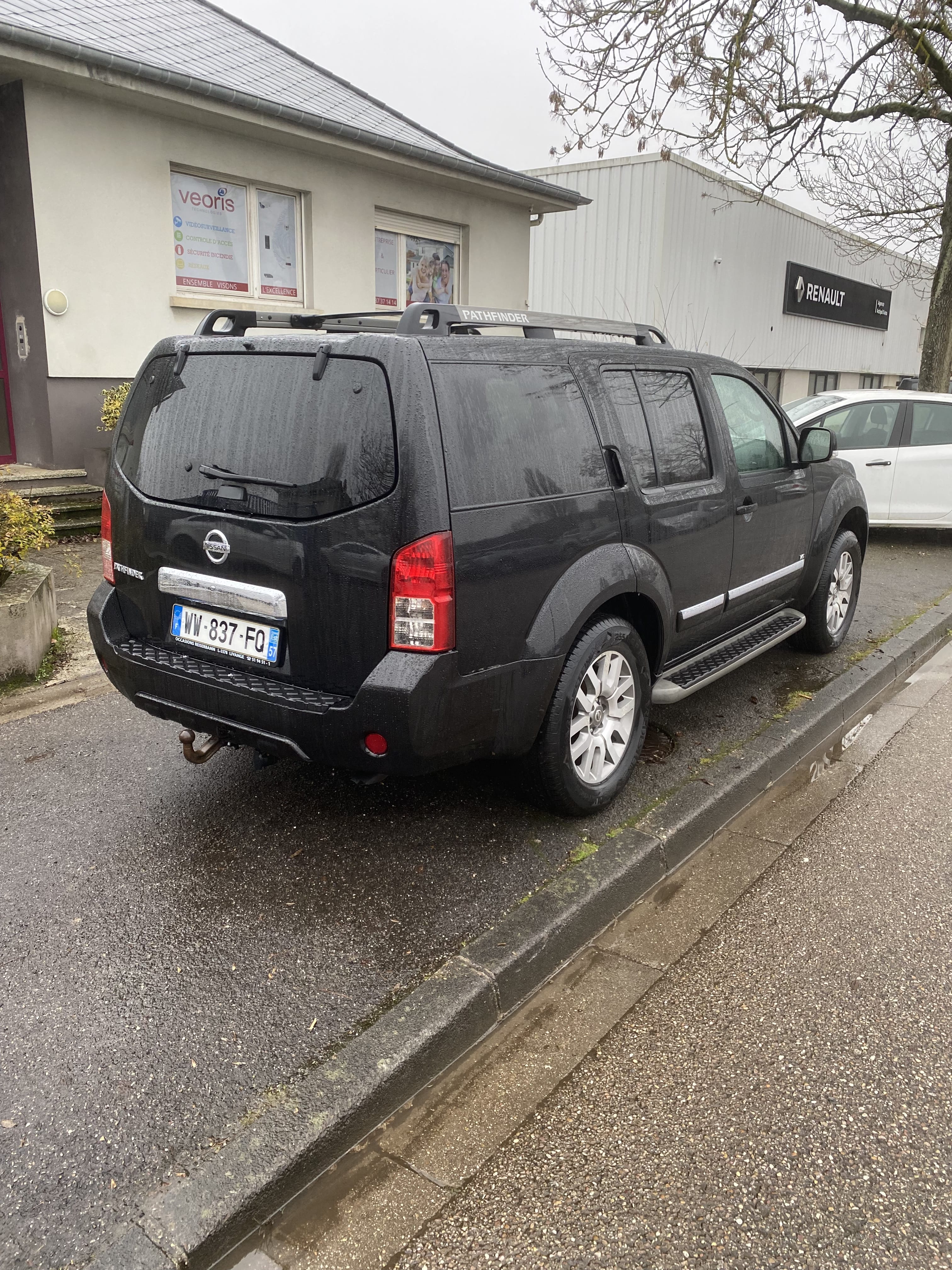 Nissan Pathfinder V6 3.0  4x4 avec Caméra de recul