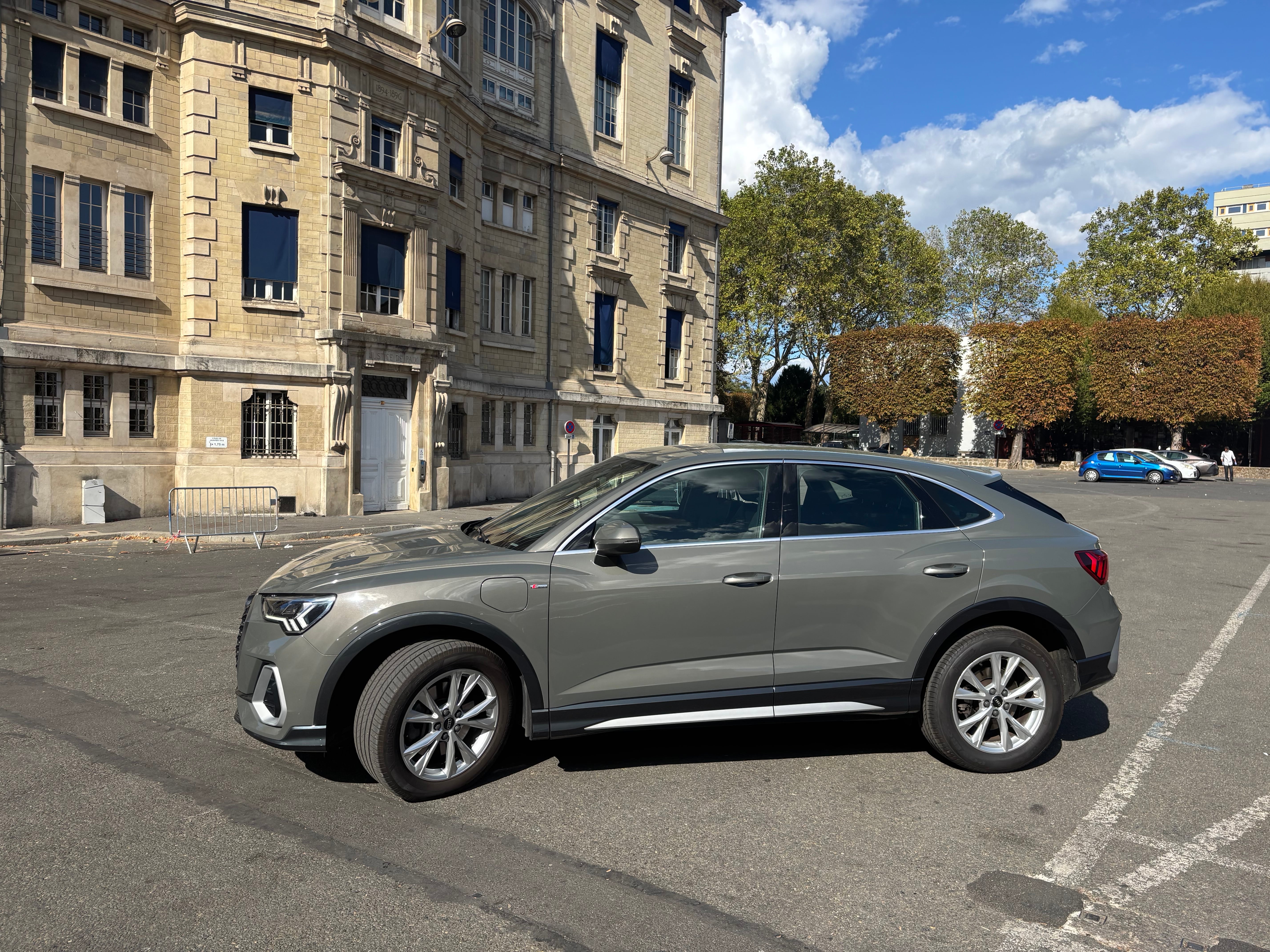 Audi Q3 Sportback, 2022, Essence 95 / Électrique (hybride), automatique