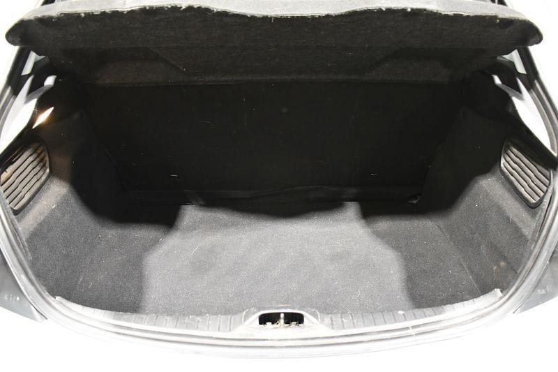 Peugeot 208 avec Entrée audio / iPod