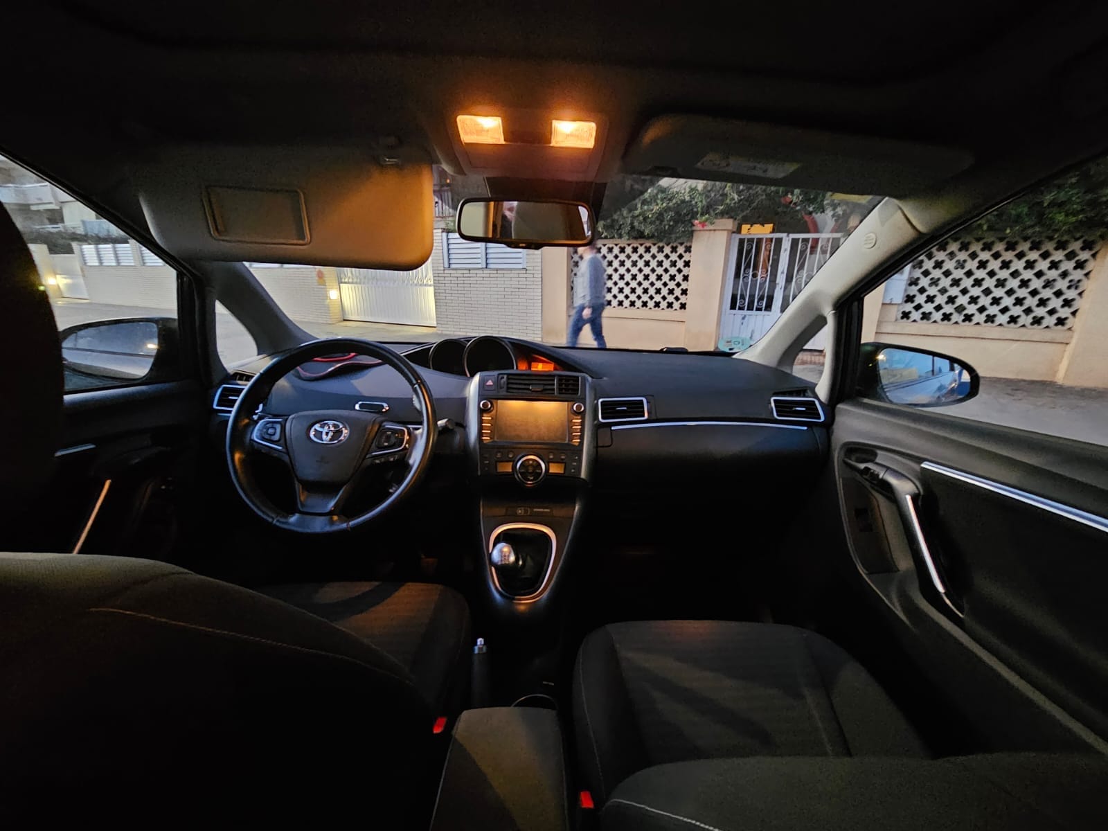 Toyota Verso mit Kindersitz