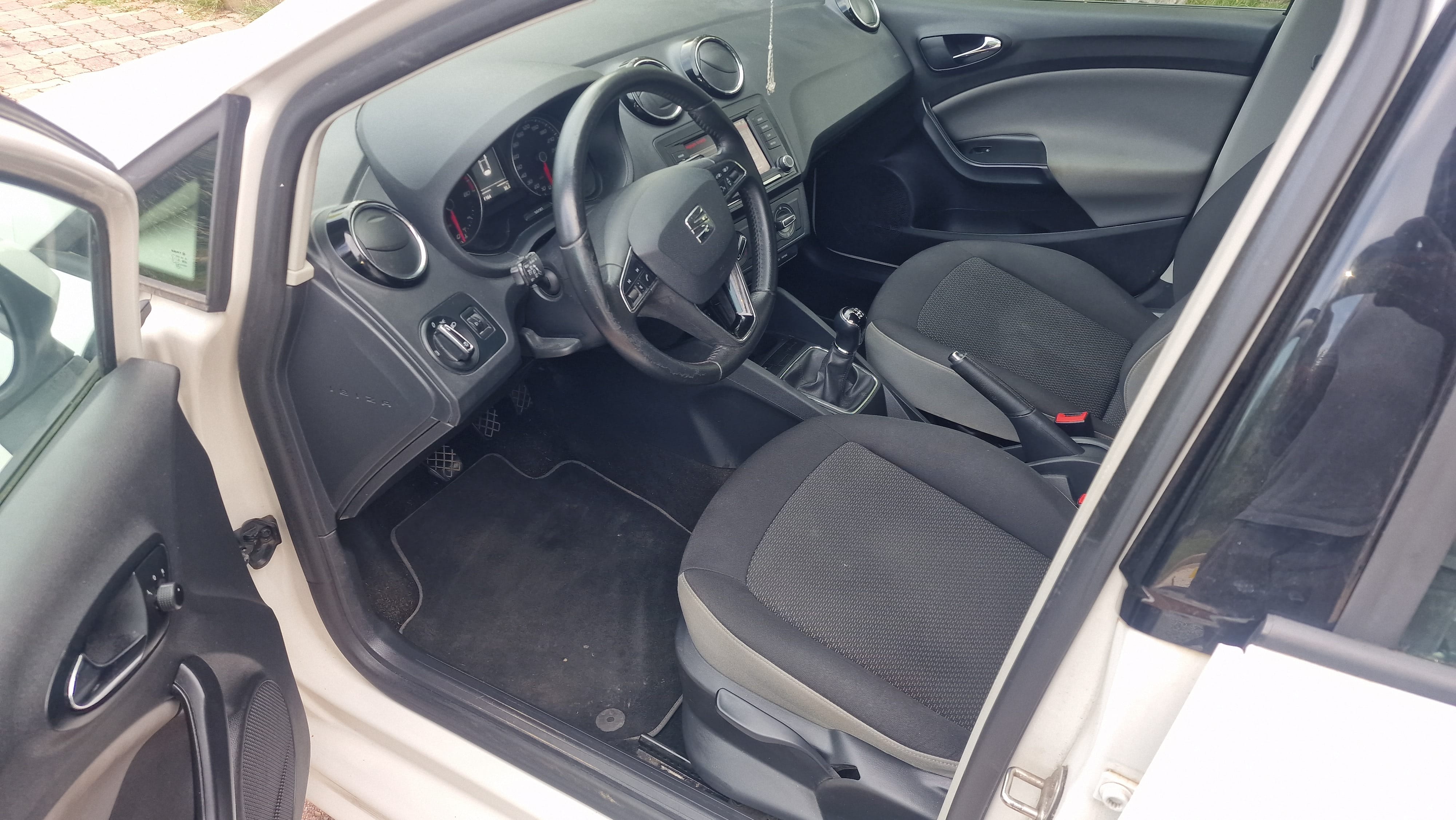 Seat Ibiza DZ274 avec Régulateur de vitesse
