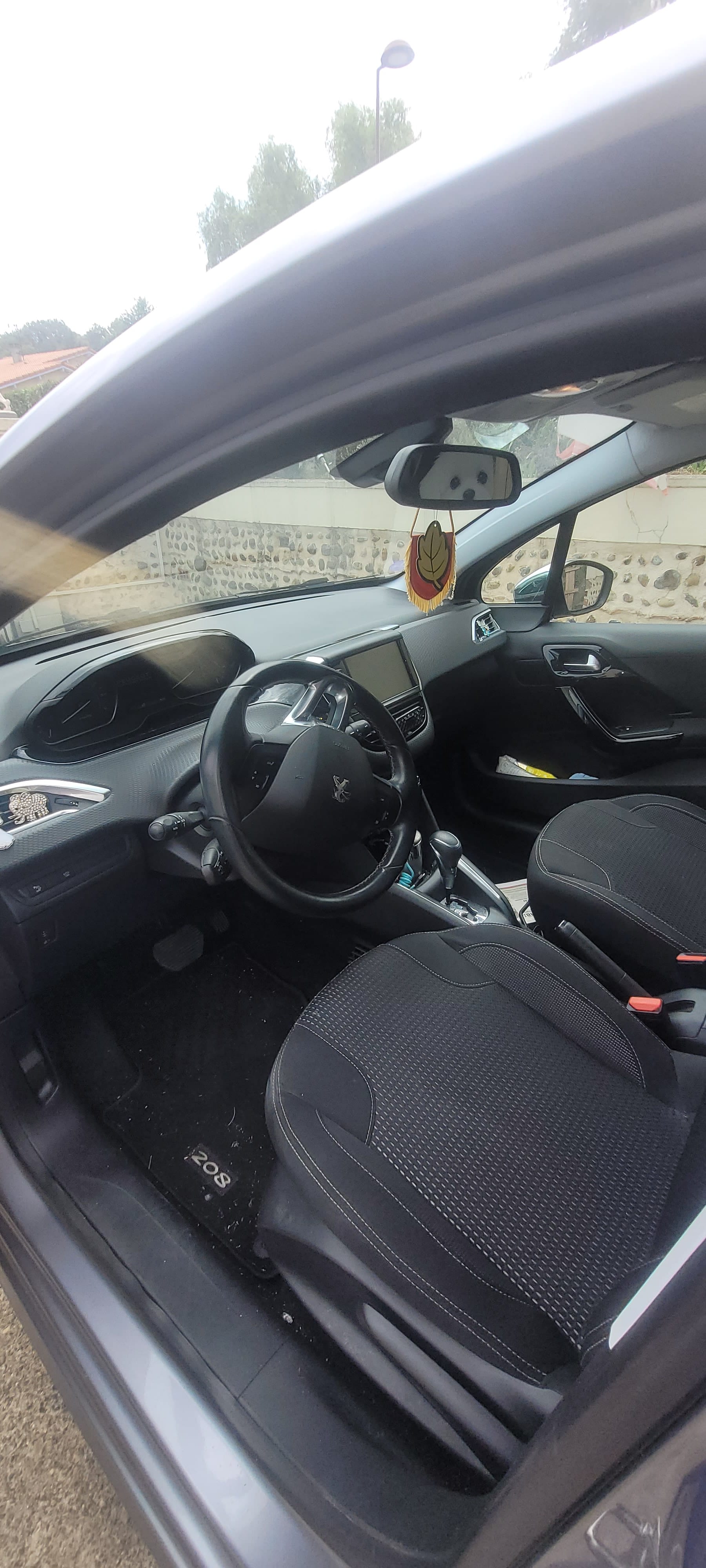 Peugeot 208 avec Climatisation
