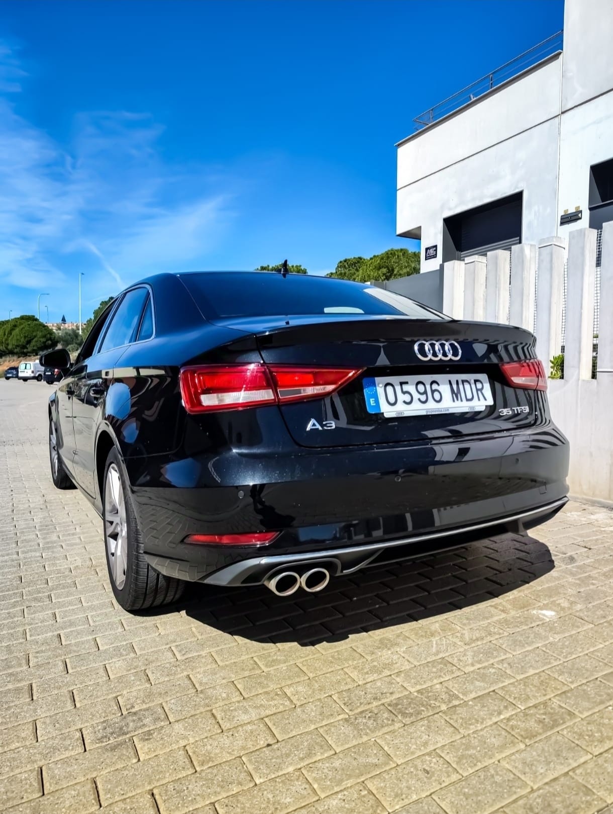 Audi A3 TFSI 150 S Tronic Gasolina 95 SP mit Navigationsgerät