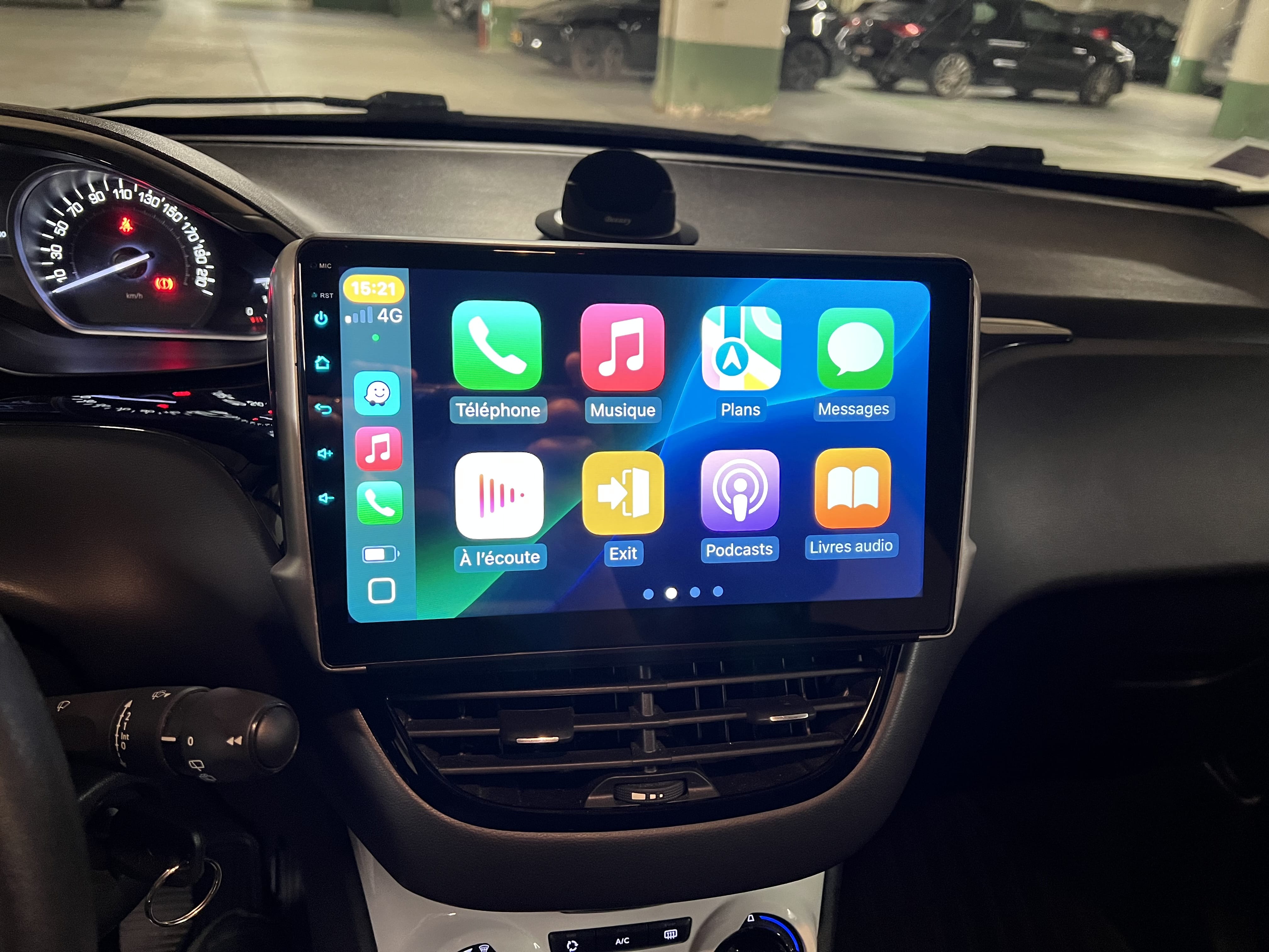 Peugeot 208 avec Port USB