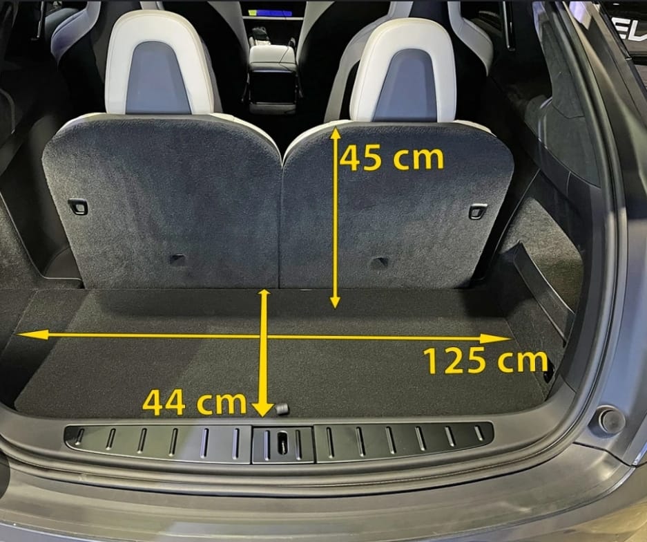 Tesla Model X 75D med Cruisekontroll