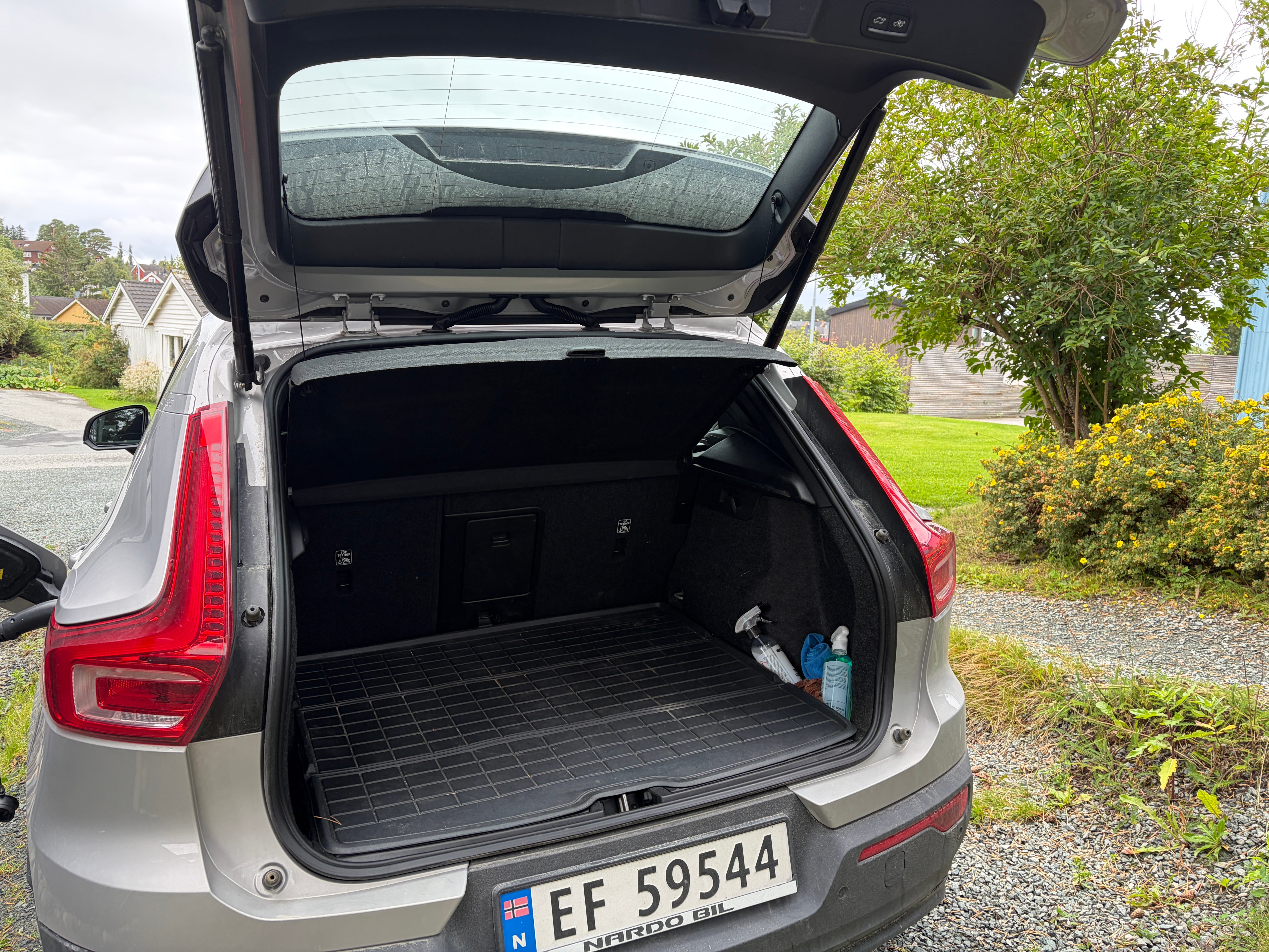 Volvo XC40 with GPS