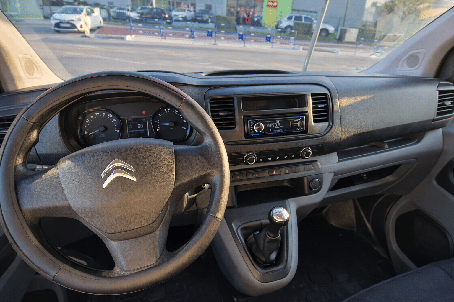 Citroen Jumpy JUMPY - EY399YJ- Taille M - 19ème avec Audio Bluetooth