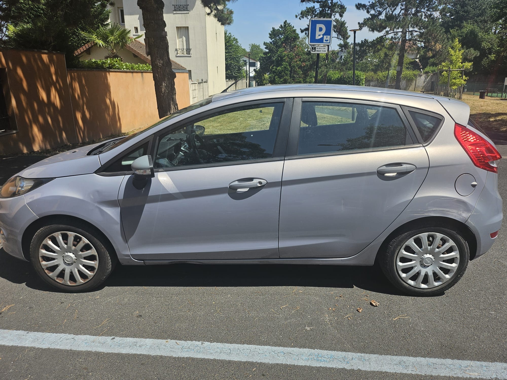 Ford Fiesta avec Climatisation