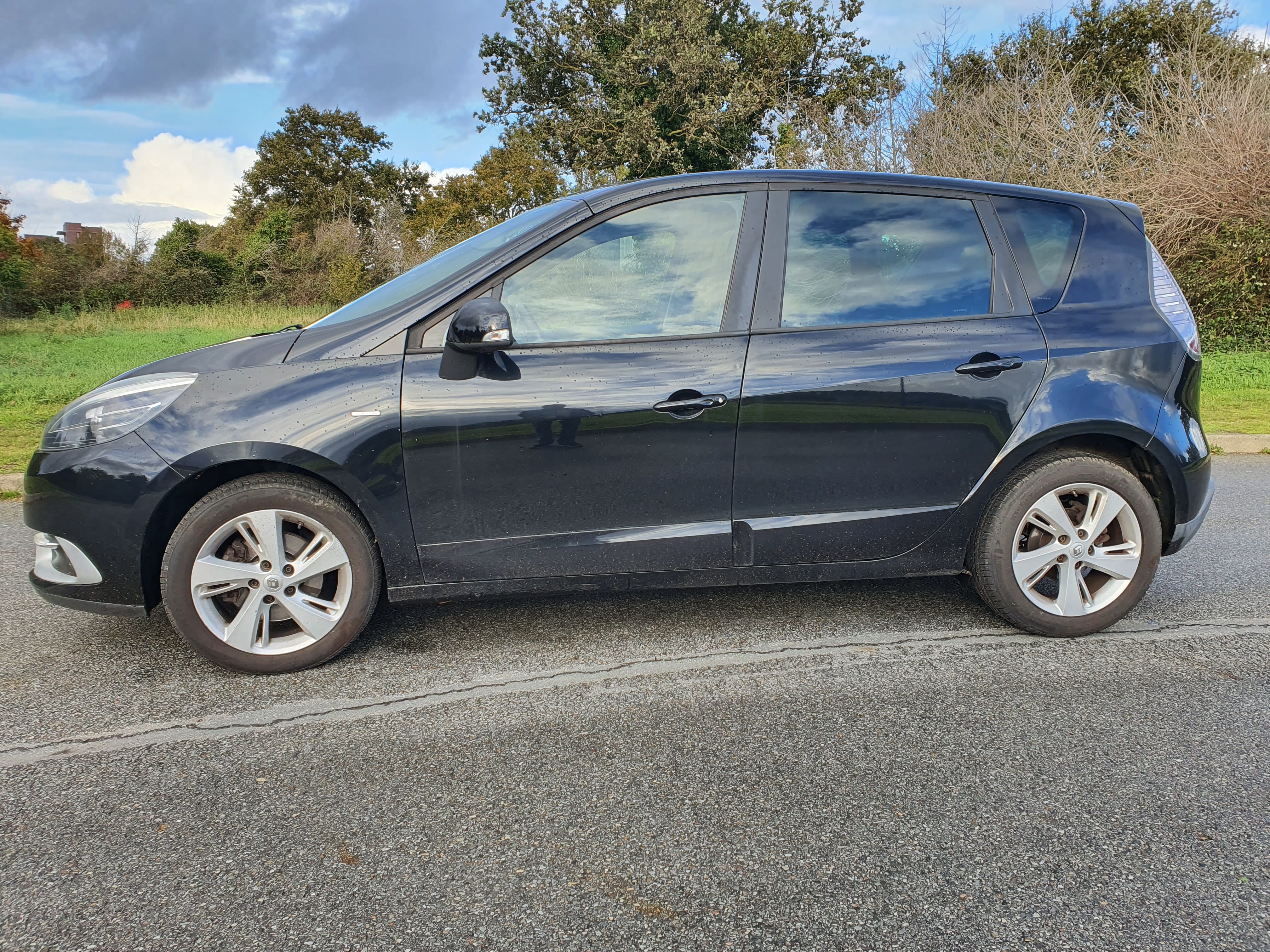 Renault Scenic with Air conditioning