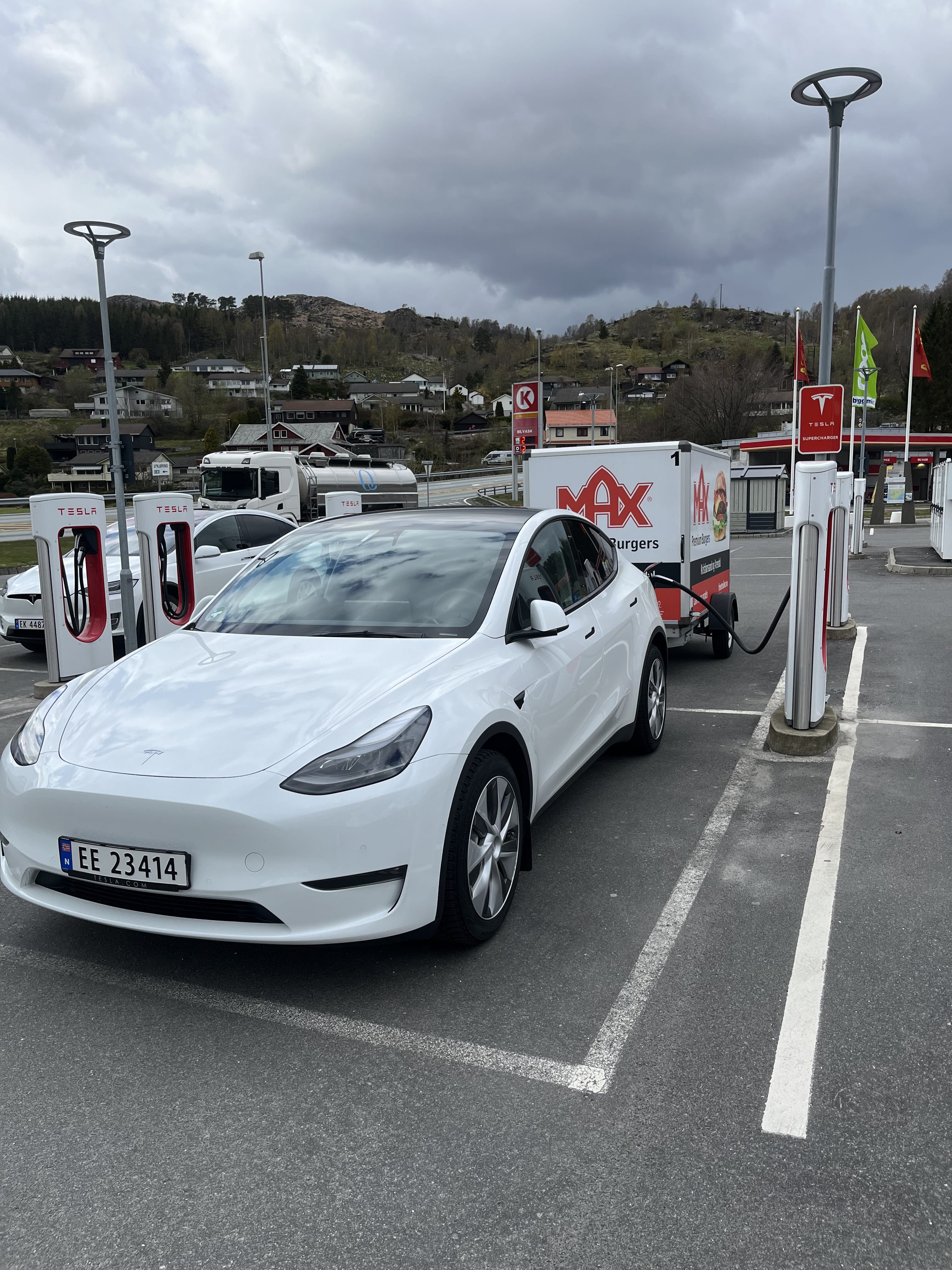 Tesla Model Y Long Range med Cruisekontroll