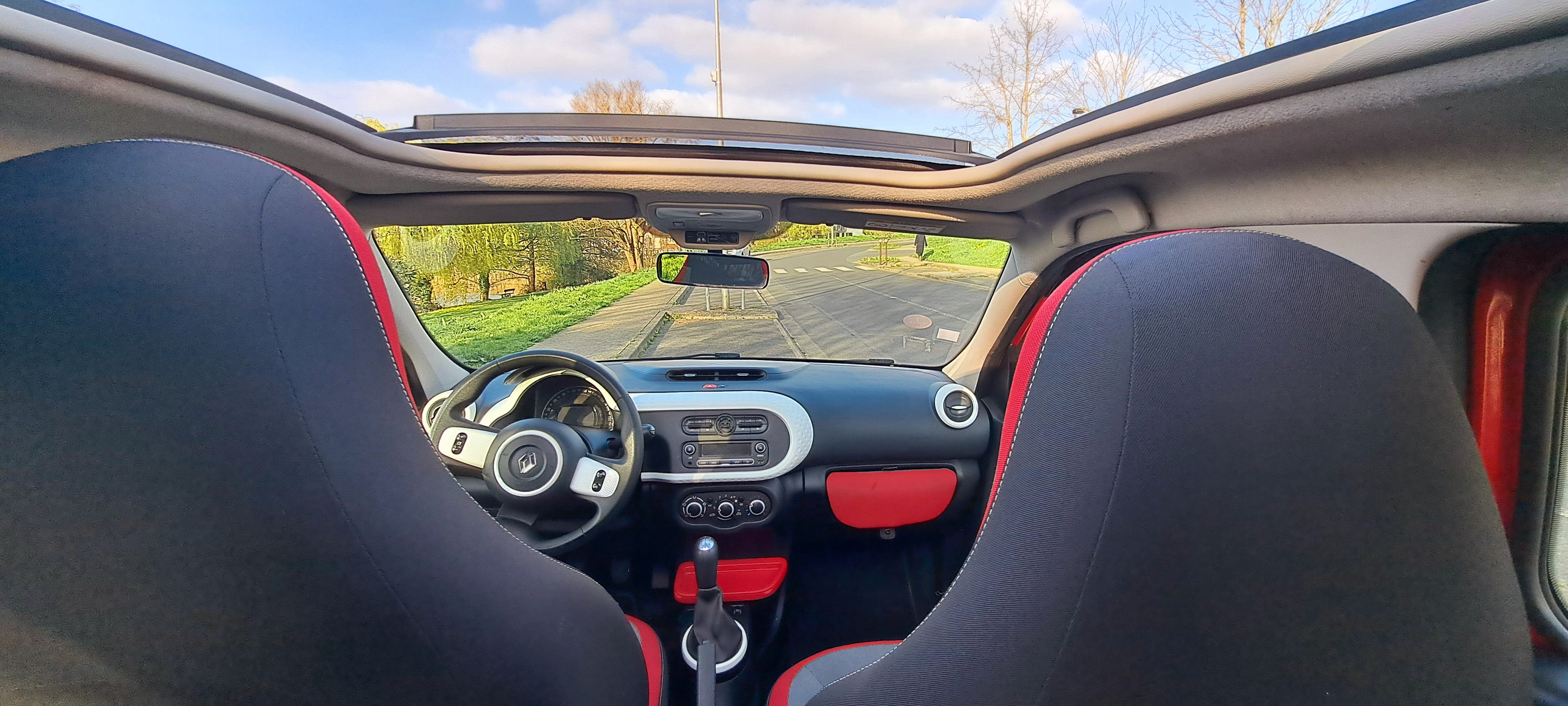 Renault Twingo III Toit Ouvrant avec Audio Bluetooth