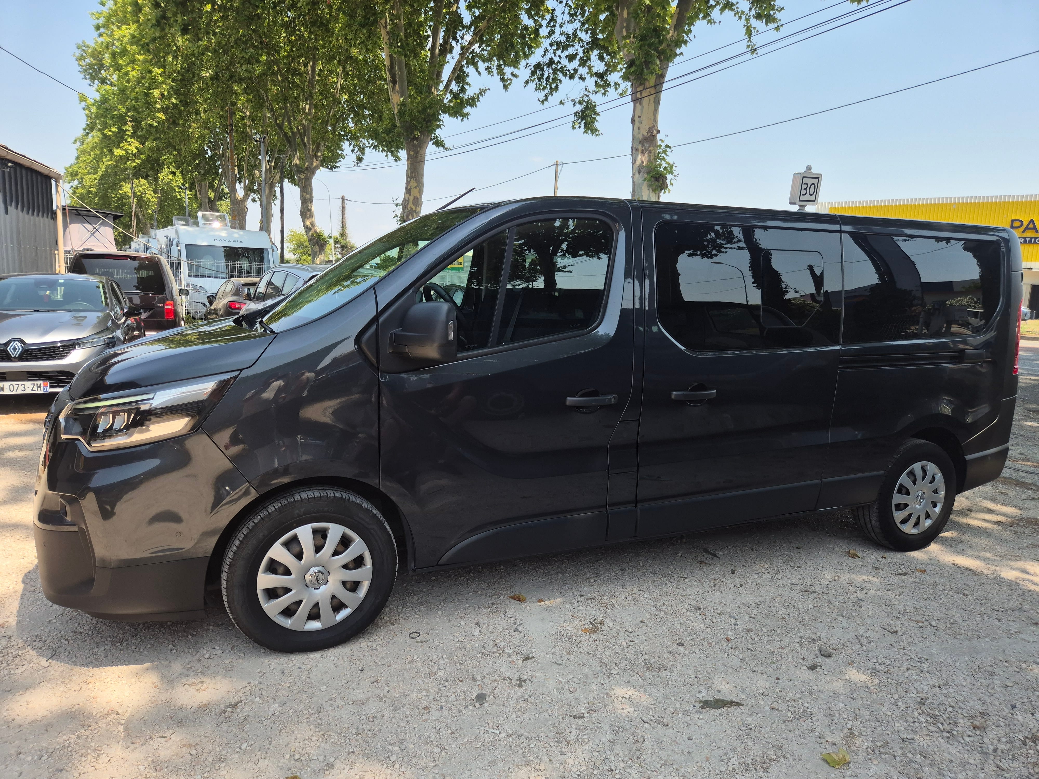Nissan NV300 Minibus avec Climatisation