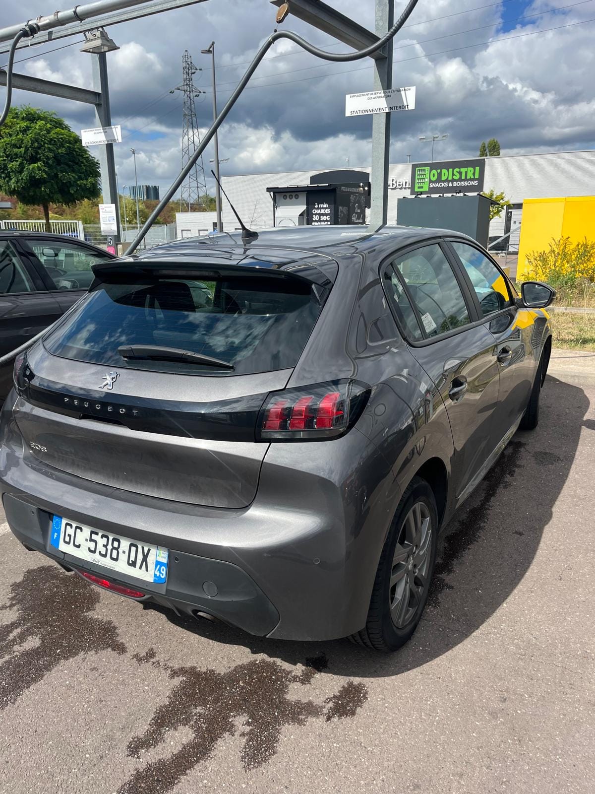 Peugeot 208 avec Apple CarPlay