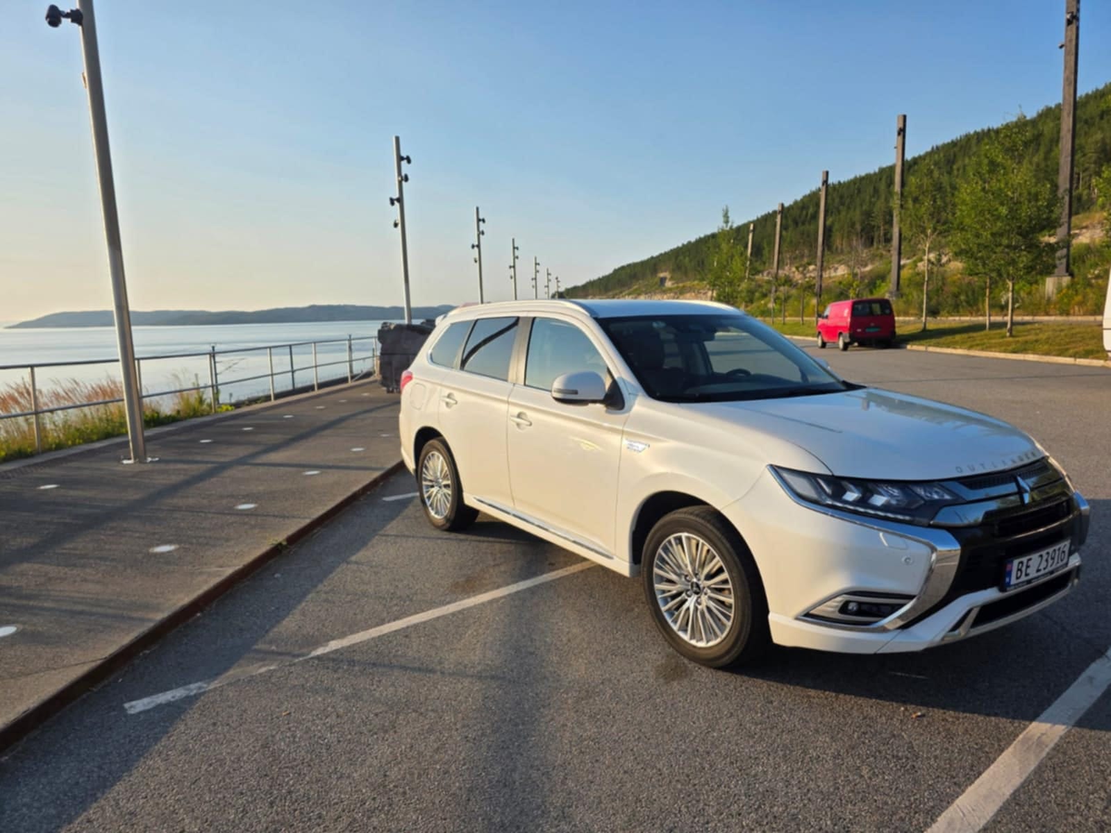 Mitsubishi Outlander PHEV MOTION con Control de velocidad