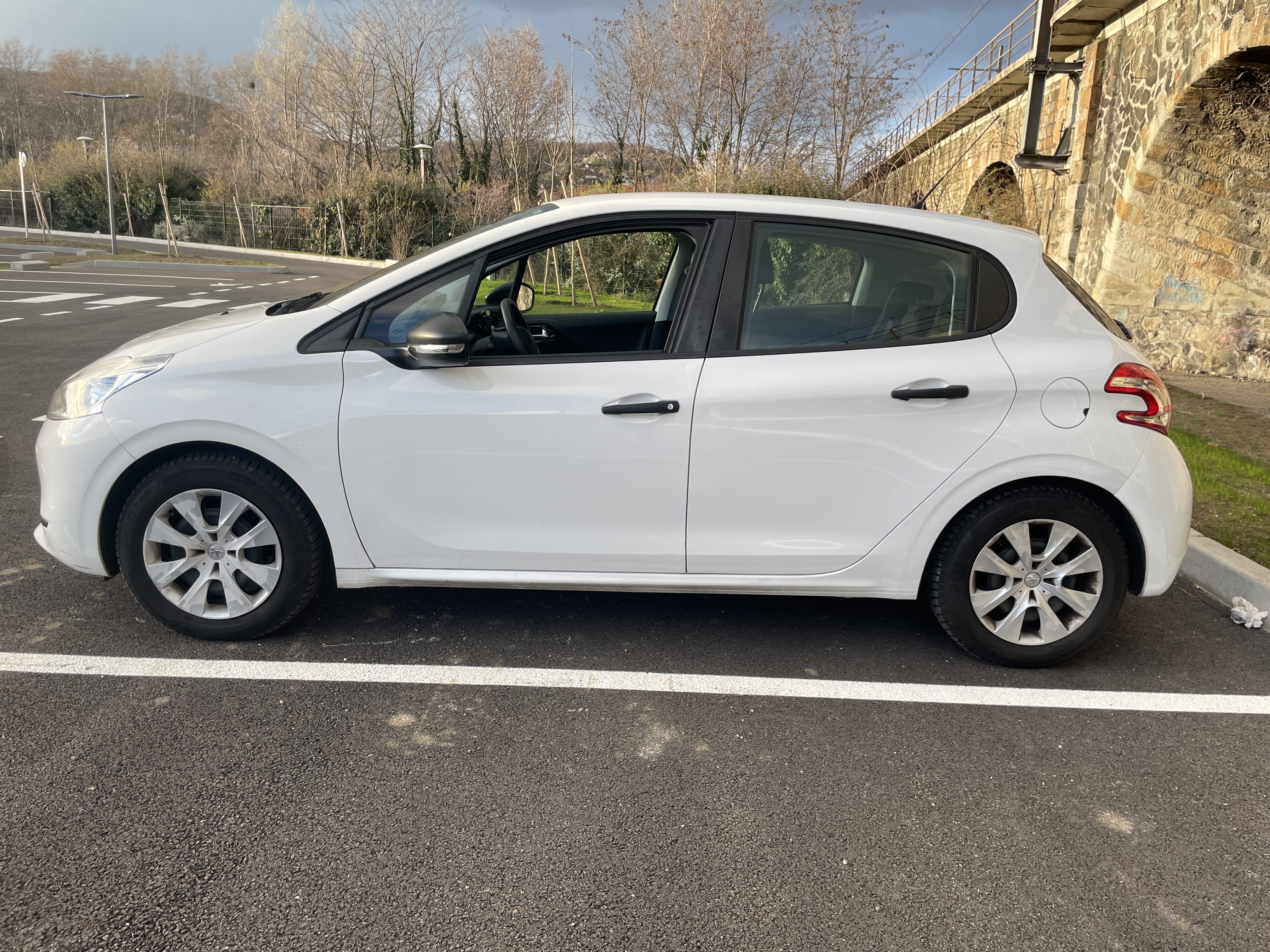 Peugeot 208 1.0 VTI avec Climatisation
