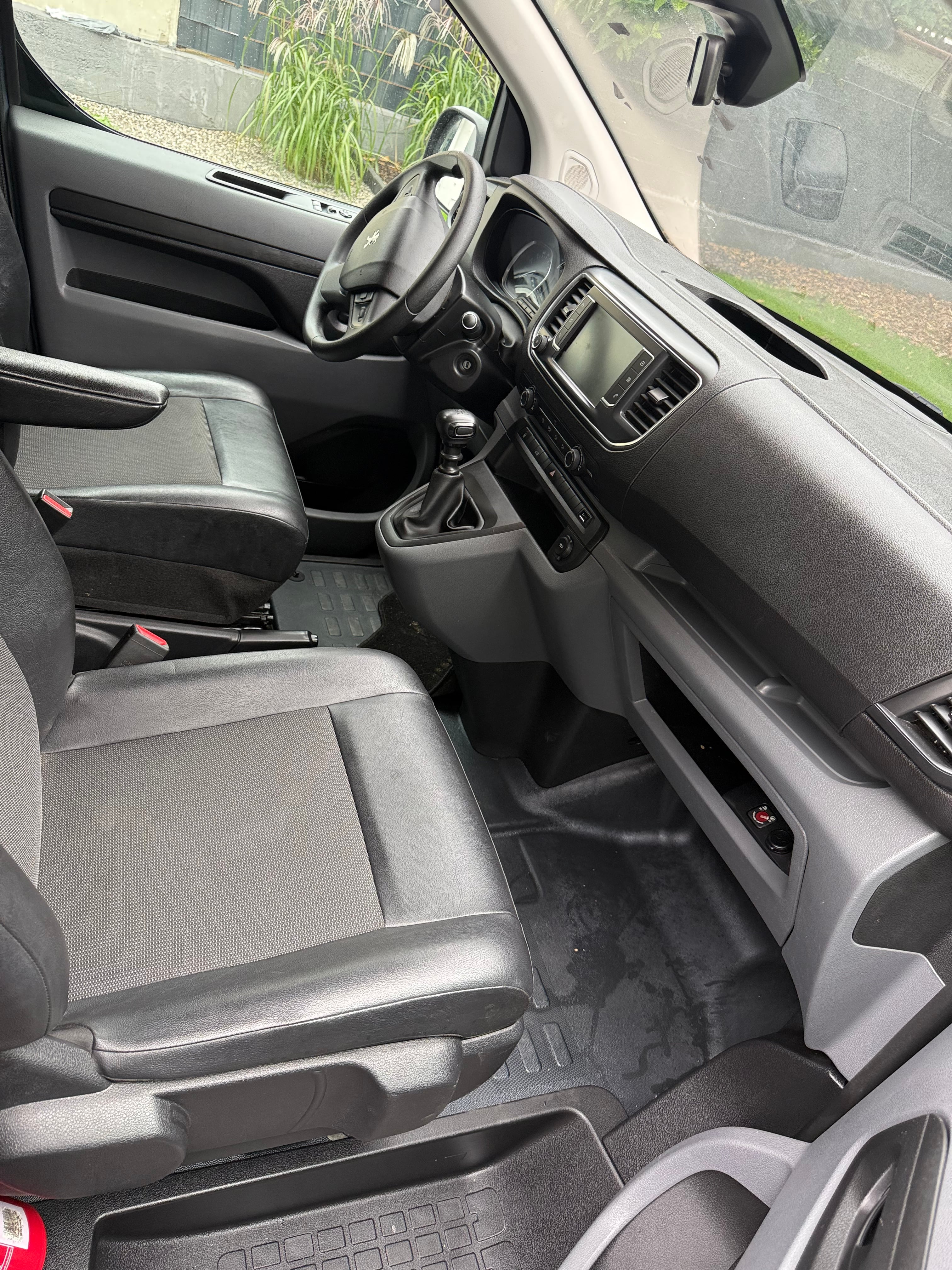 Peugeot Expert mit Bluetooth-Audio