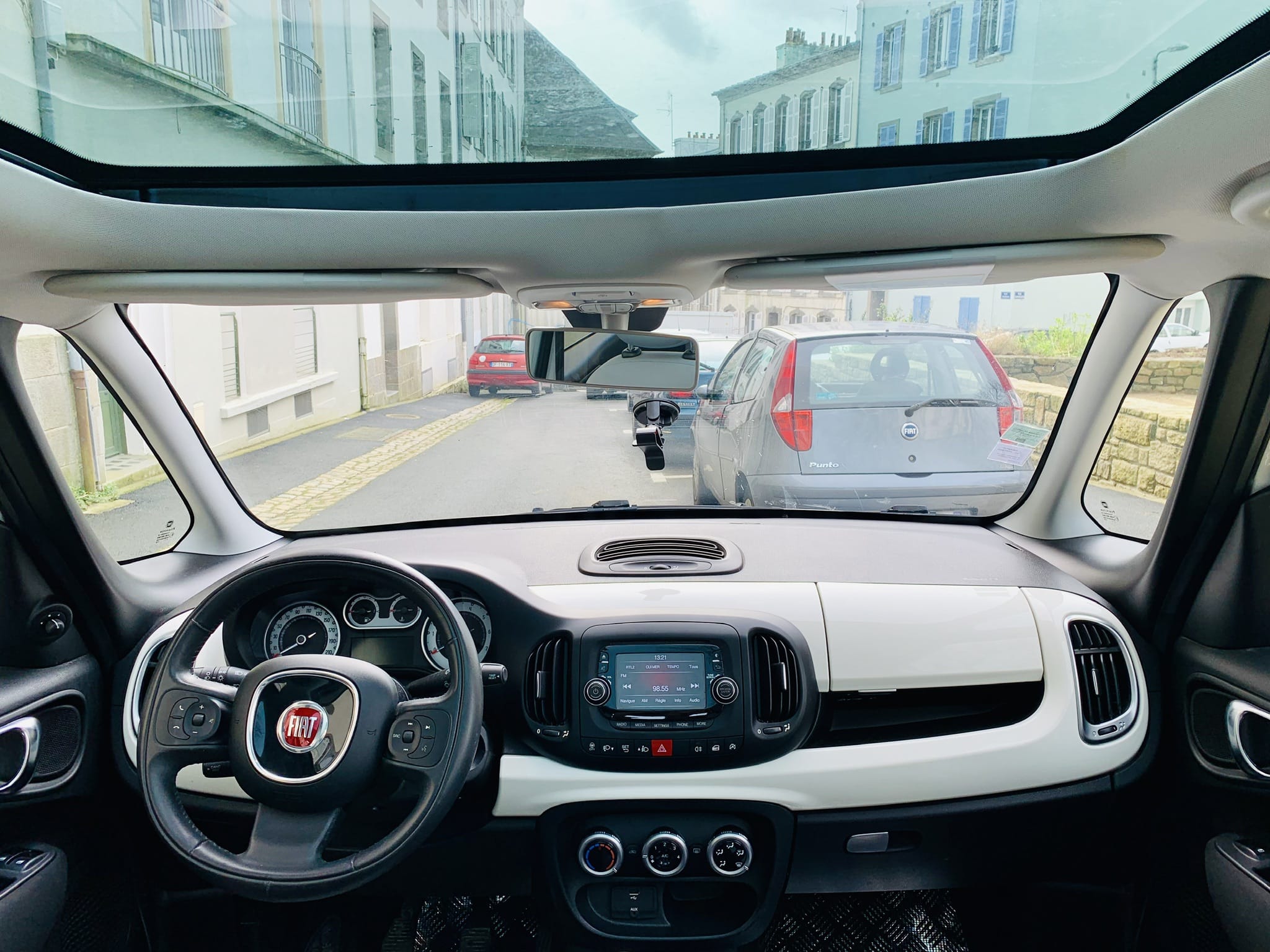 Fiat 500L Multijet Easy avec GPS