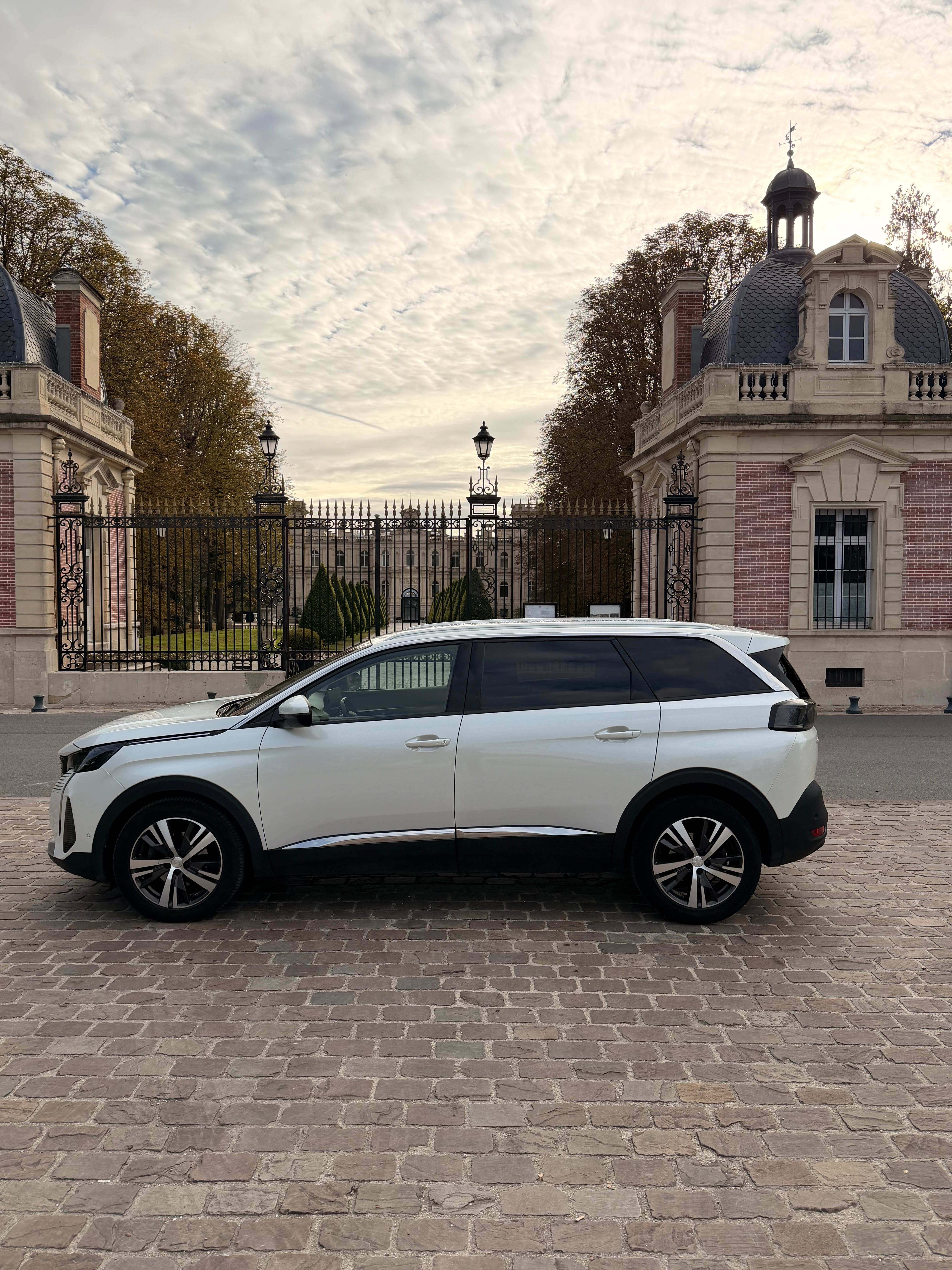 Peugeot 5008 180 CH 2.0 HDI avec Climatisation