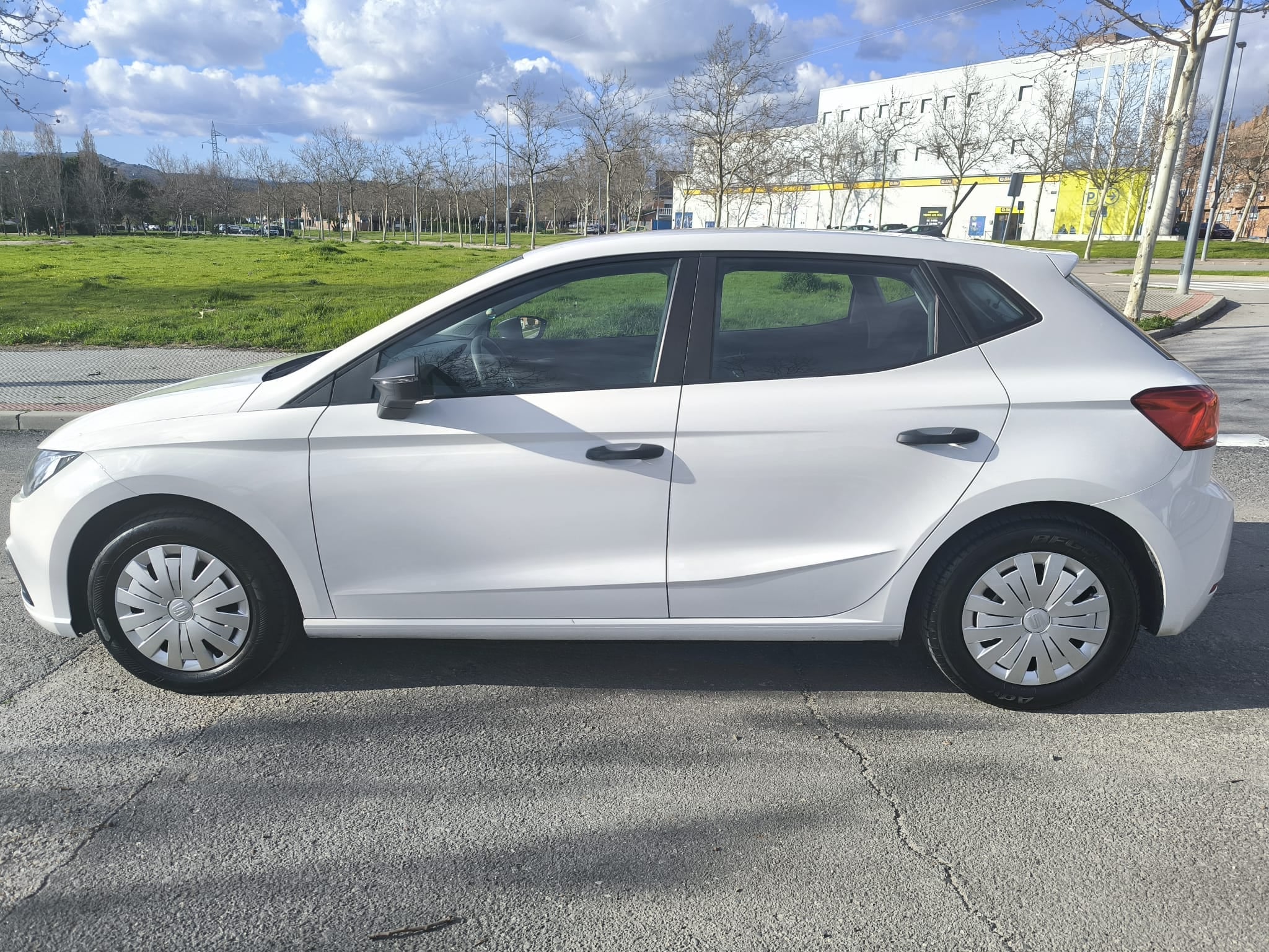 Seat Ibiza 1.1 refrence con Aire acondicionado