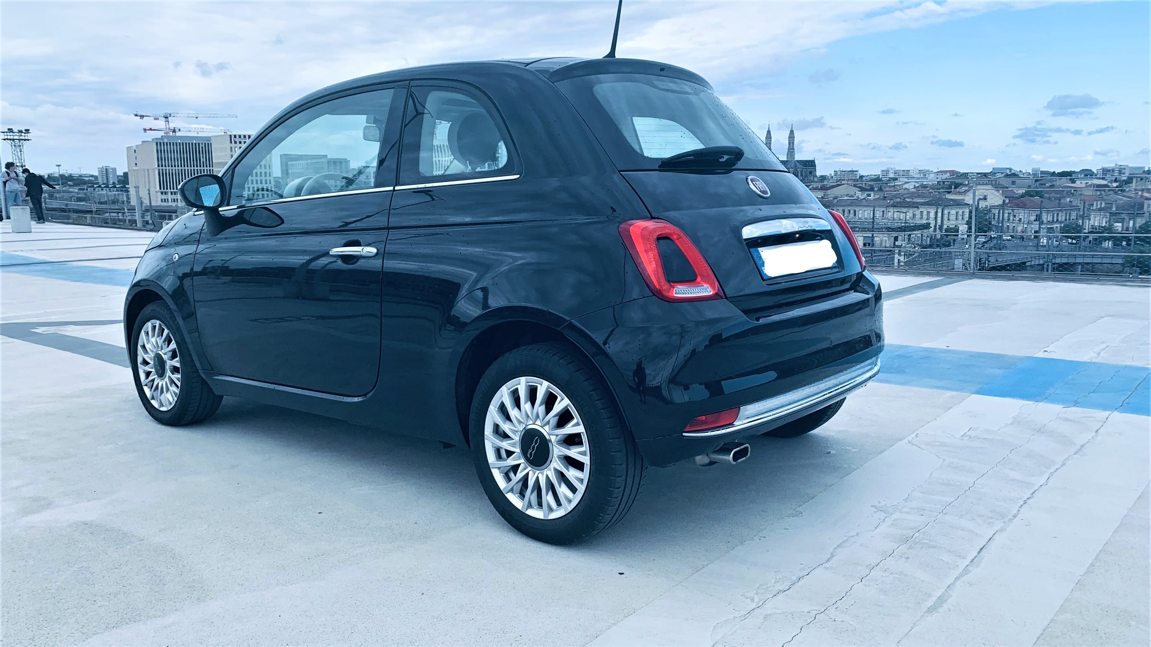 Fiat 500 Lounge Toit panoramique 328 con GPS