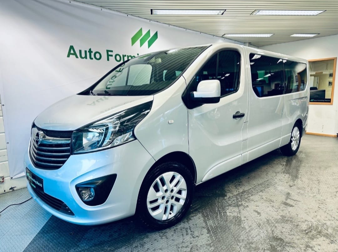 Opel Vivaro Minibuss, 2016, Diesel, 9 zitplaatsen en meer