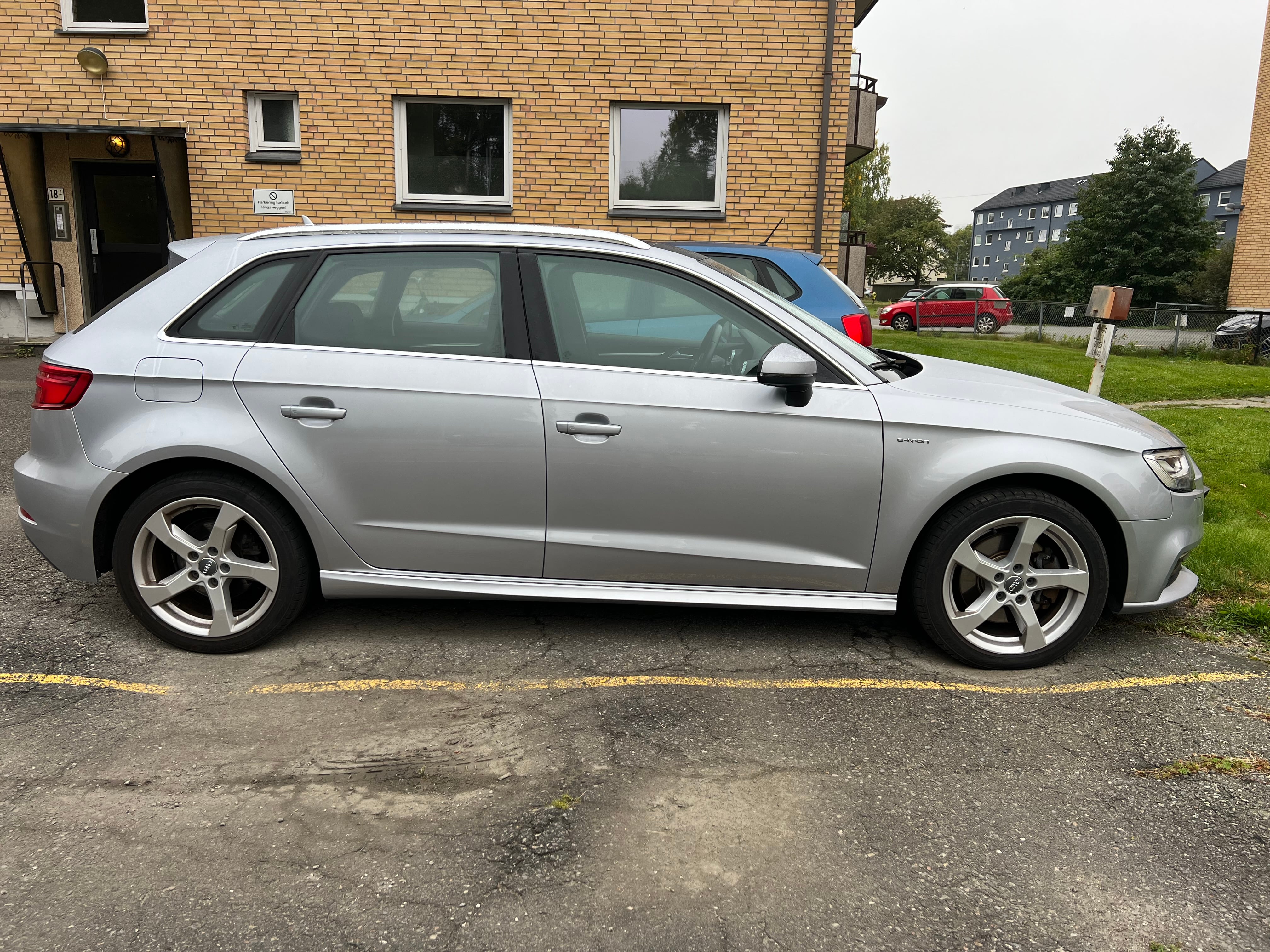 Audi A3 Sportback e-tron med Aircondition