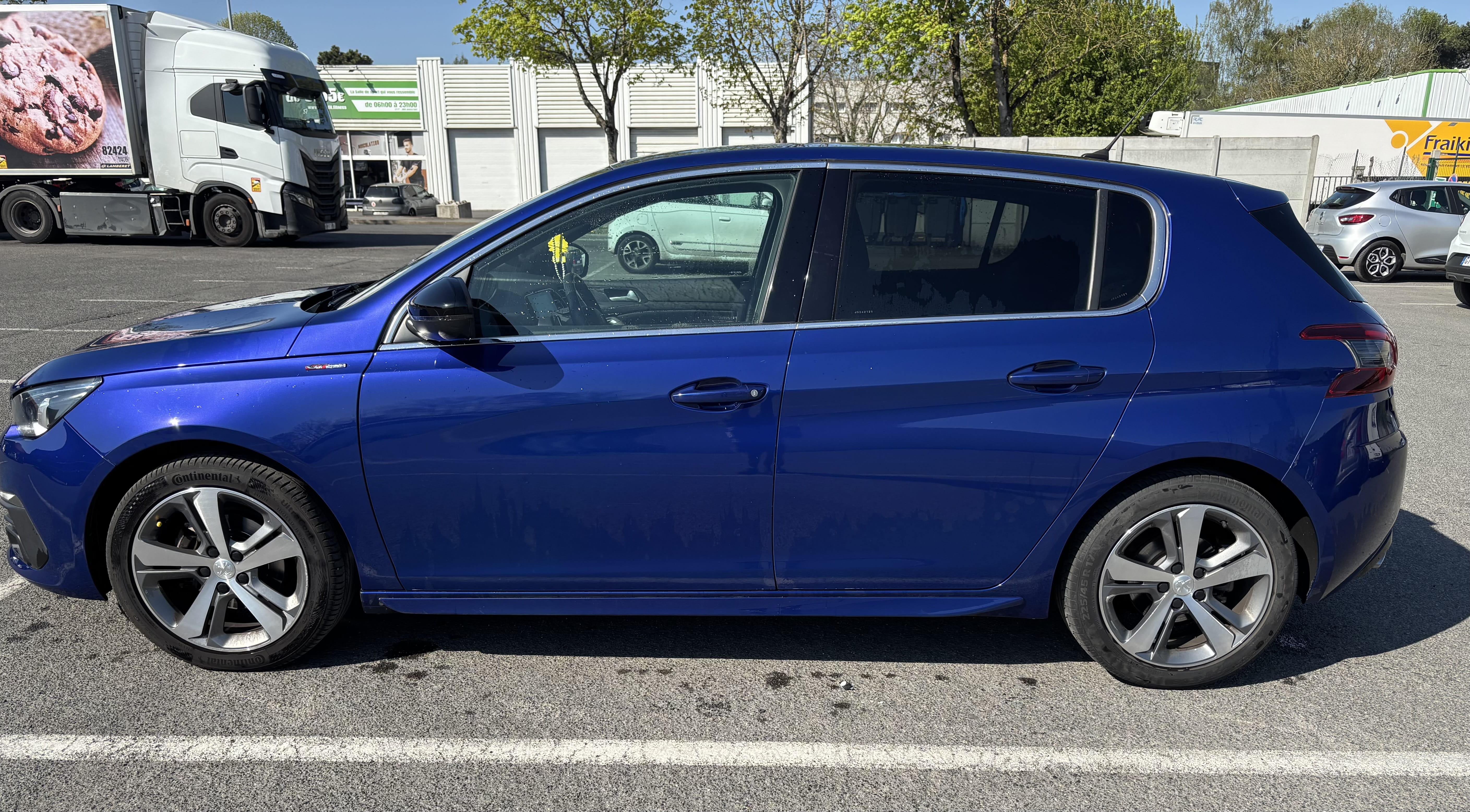 Peugeot 308 GTLINE 130ch EAT 8 avec Régulateur de vitesse