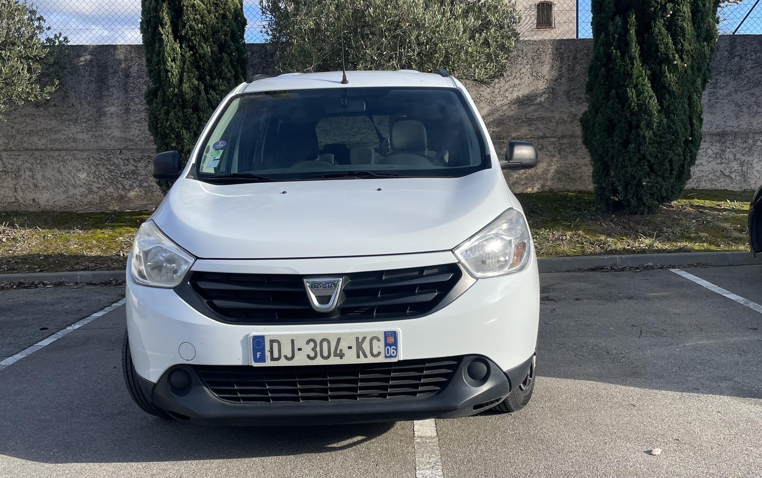 Dacia Lodgy 1.6 l essence met Autostoel baby