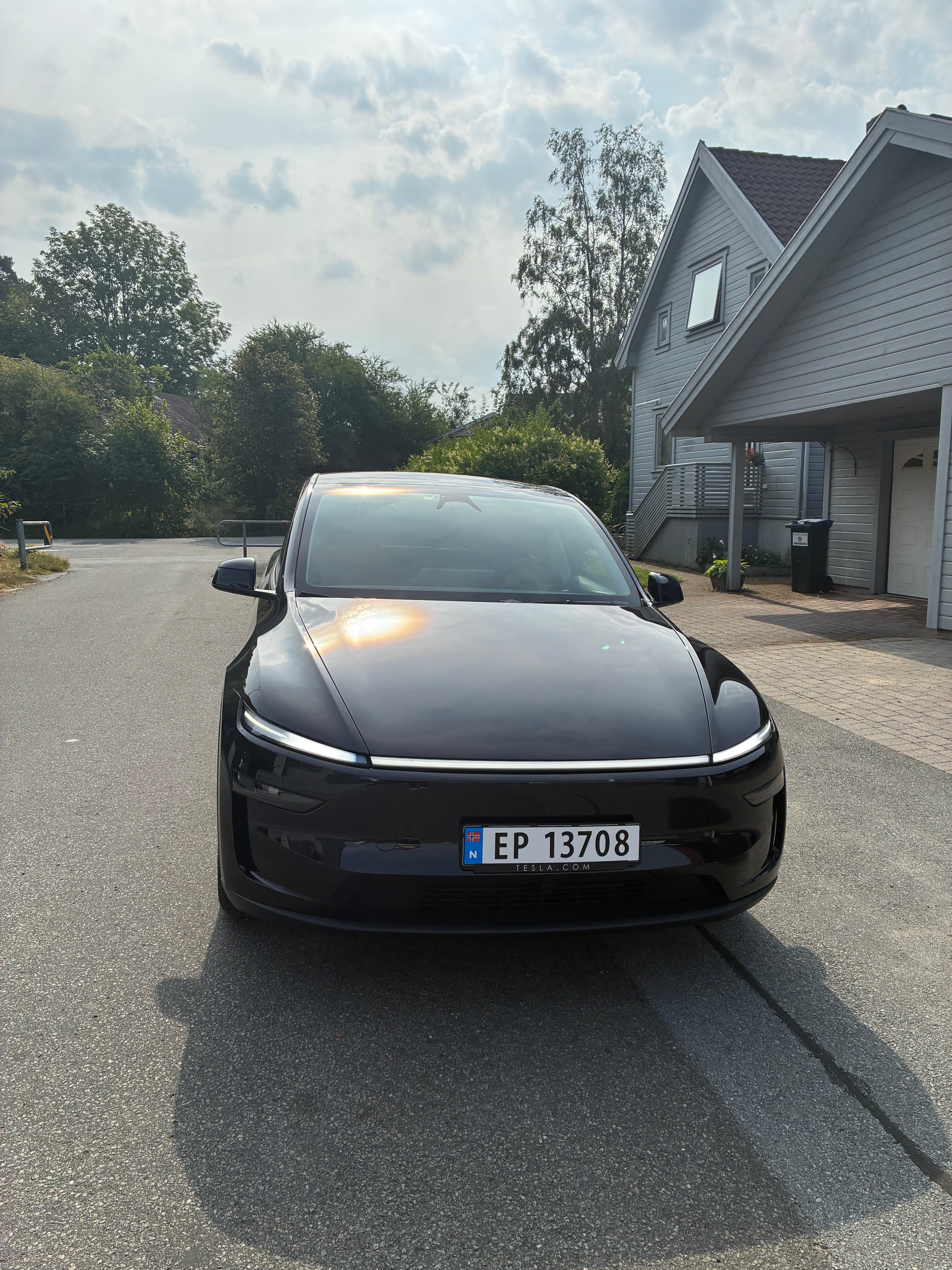 Tesla Model Y, 2025, Elektrisk, automatisk
