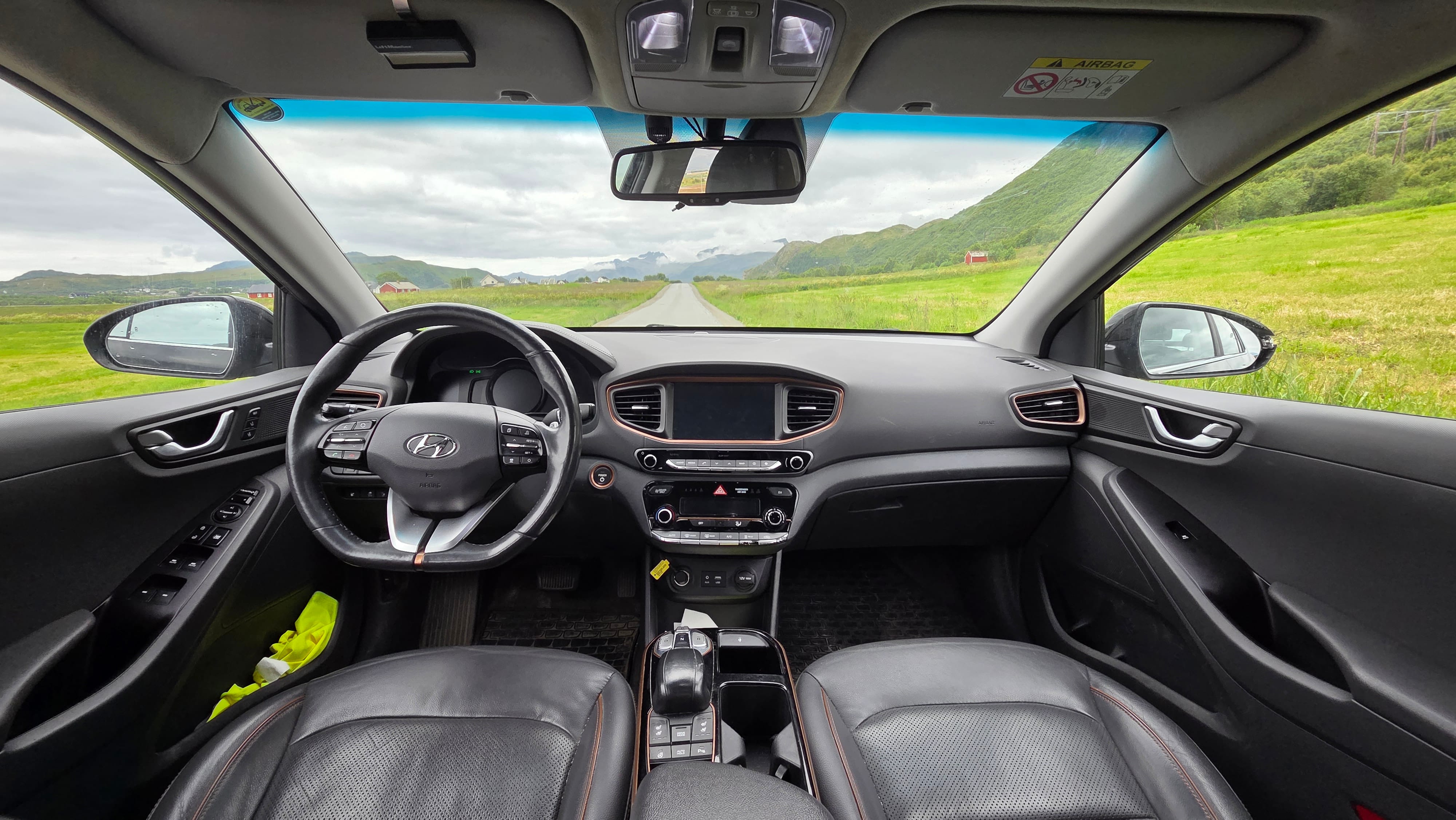 Hyundai Ioniq with Cruise control
