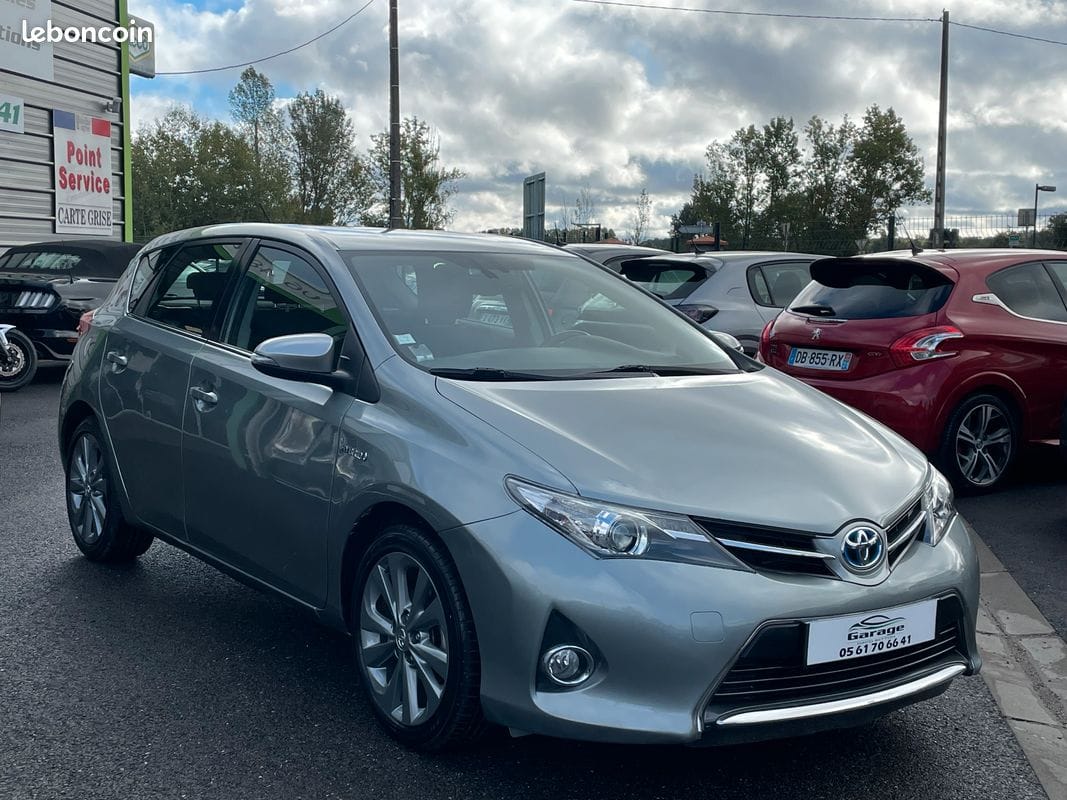 Toyota Auris Hybride, boîte automatique avec Climatisation