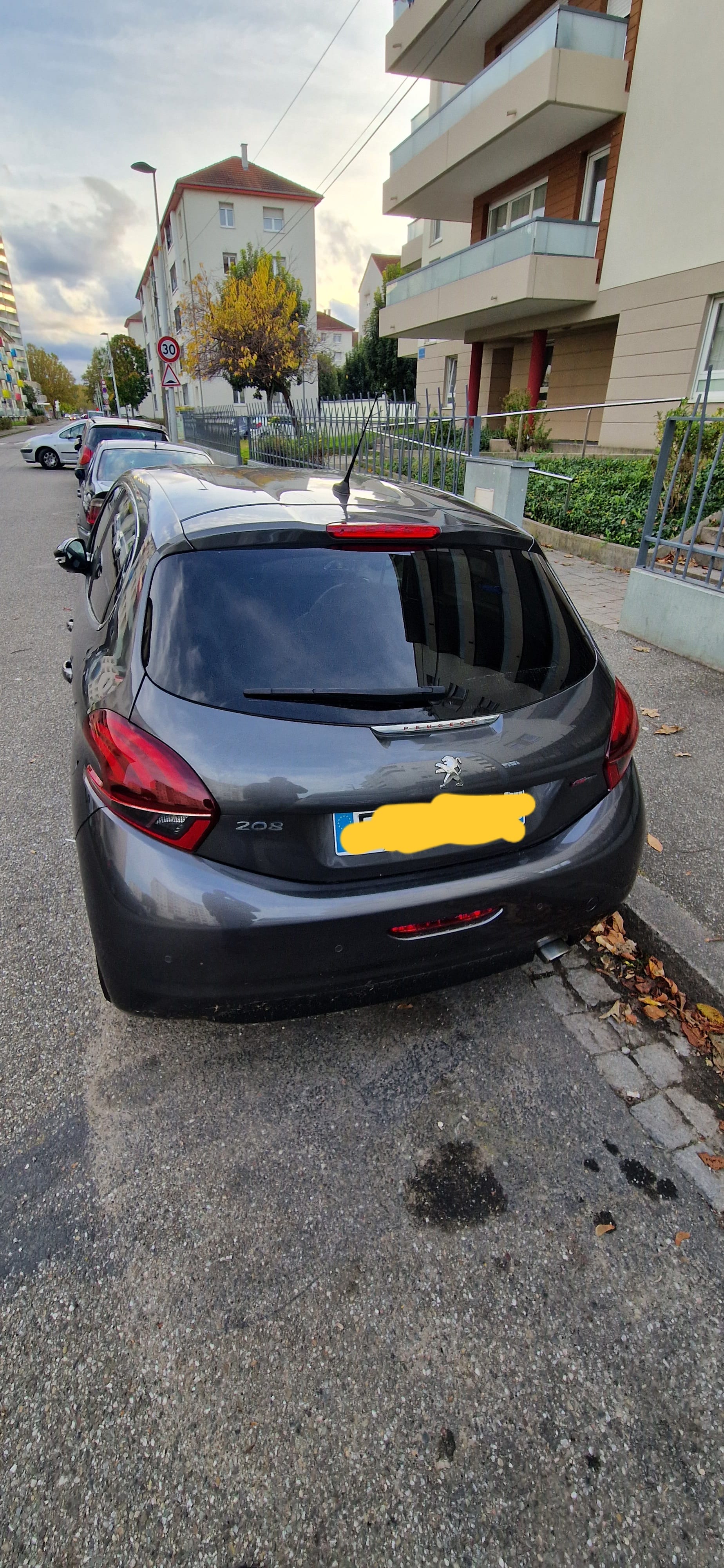 Peugeot 208 GT Line avec GPS