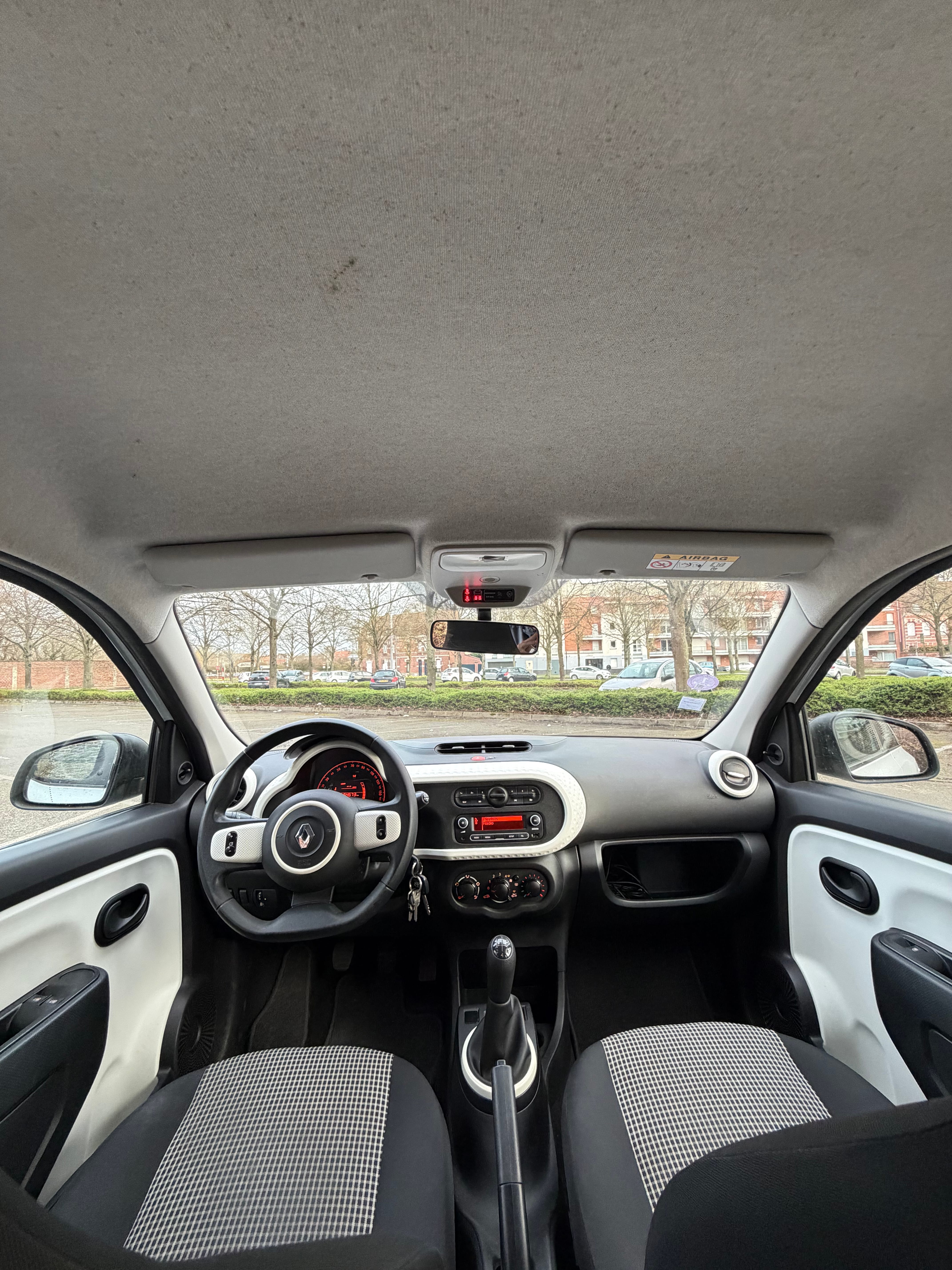 Renault Twingo III avec Entrée audio / iPod