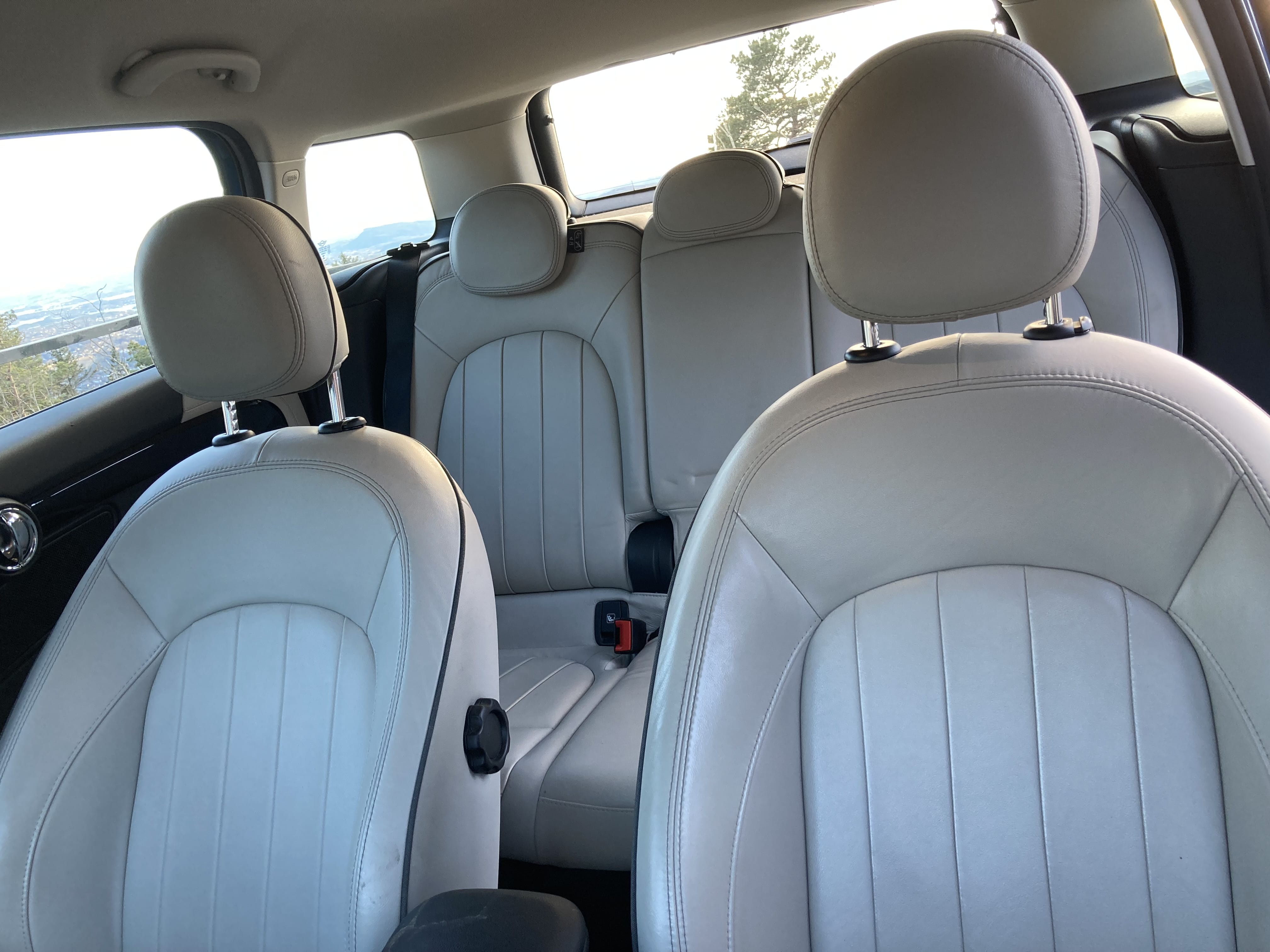 Mini Countryman 4WD with Bluetooth audio