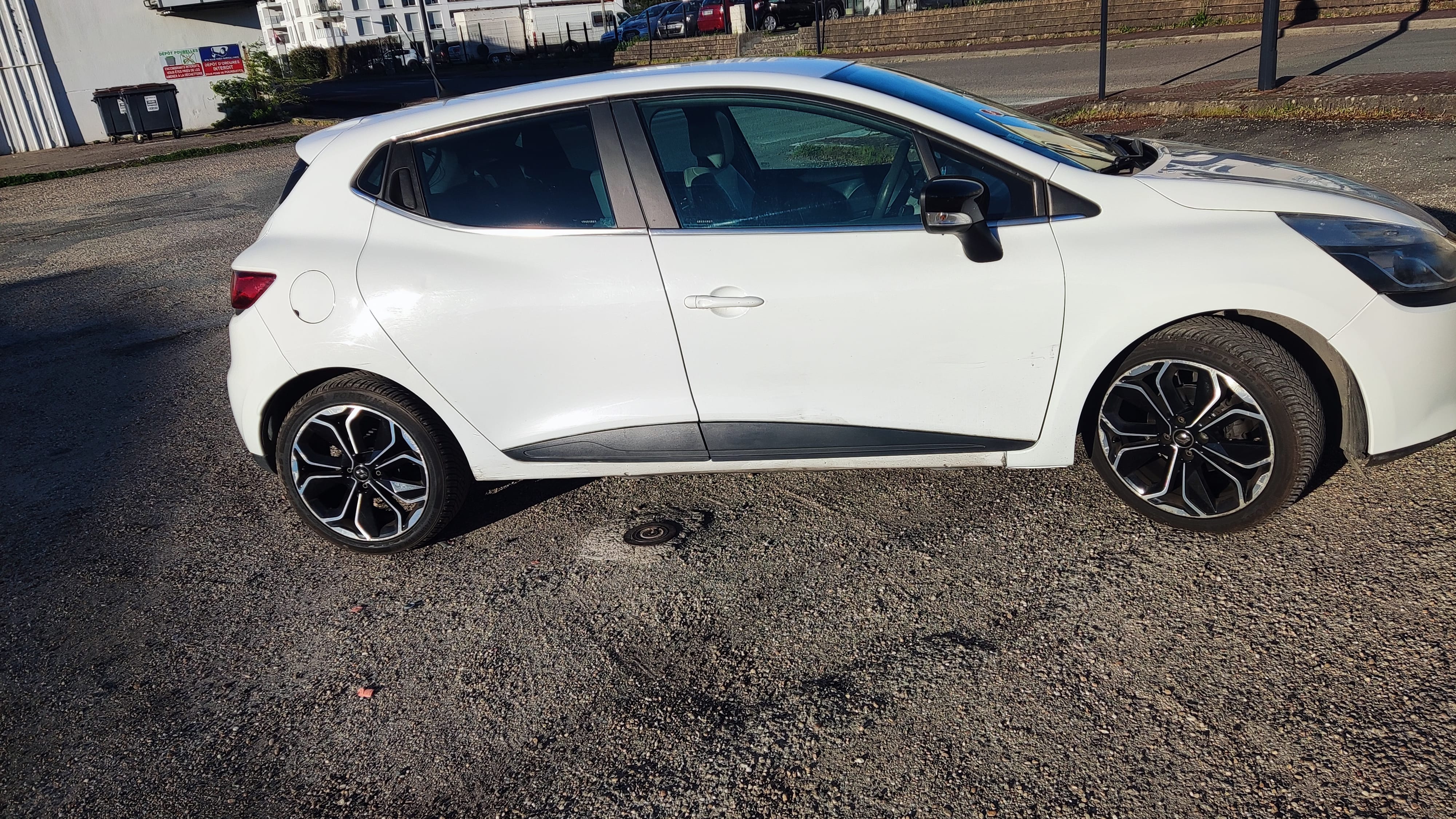 Renault Clio con Puertos de carga USB