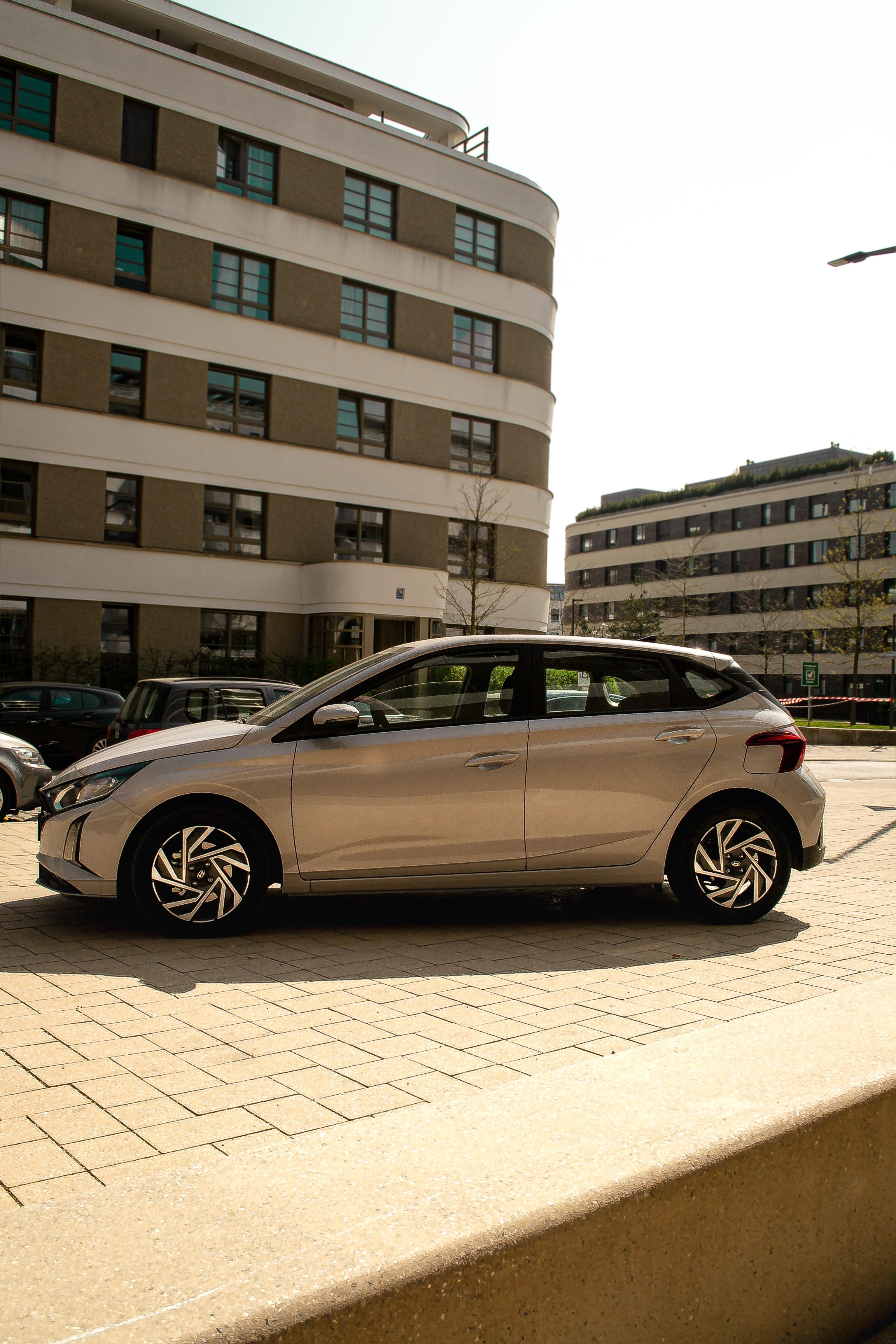 Hyundai i20 Automatik, Navigation, Klimaanlage, 2024, Super 95, Automatik