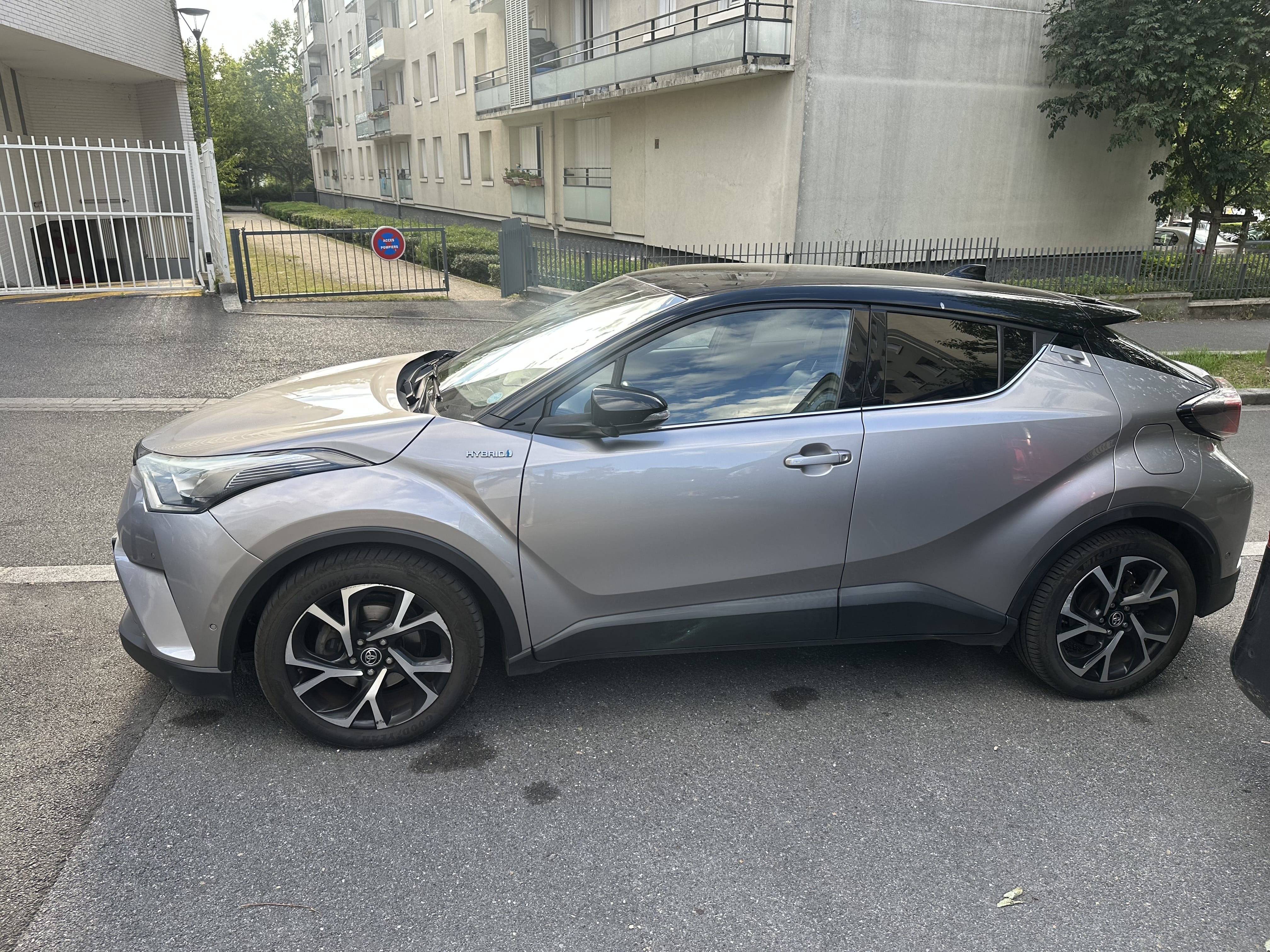 Toyota C-HR Hybrid avec Climatisation