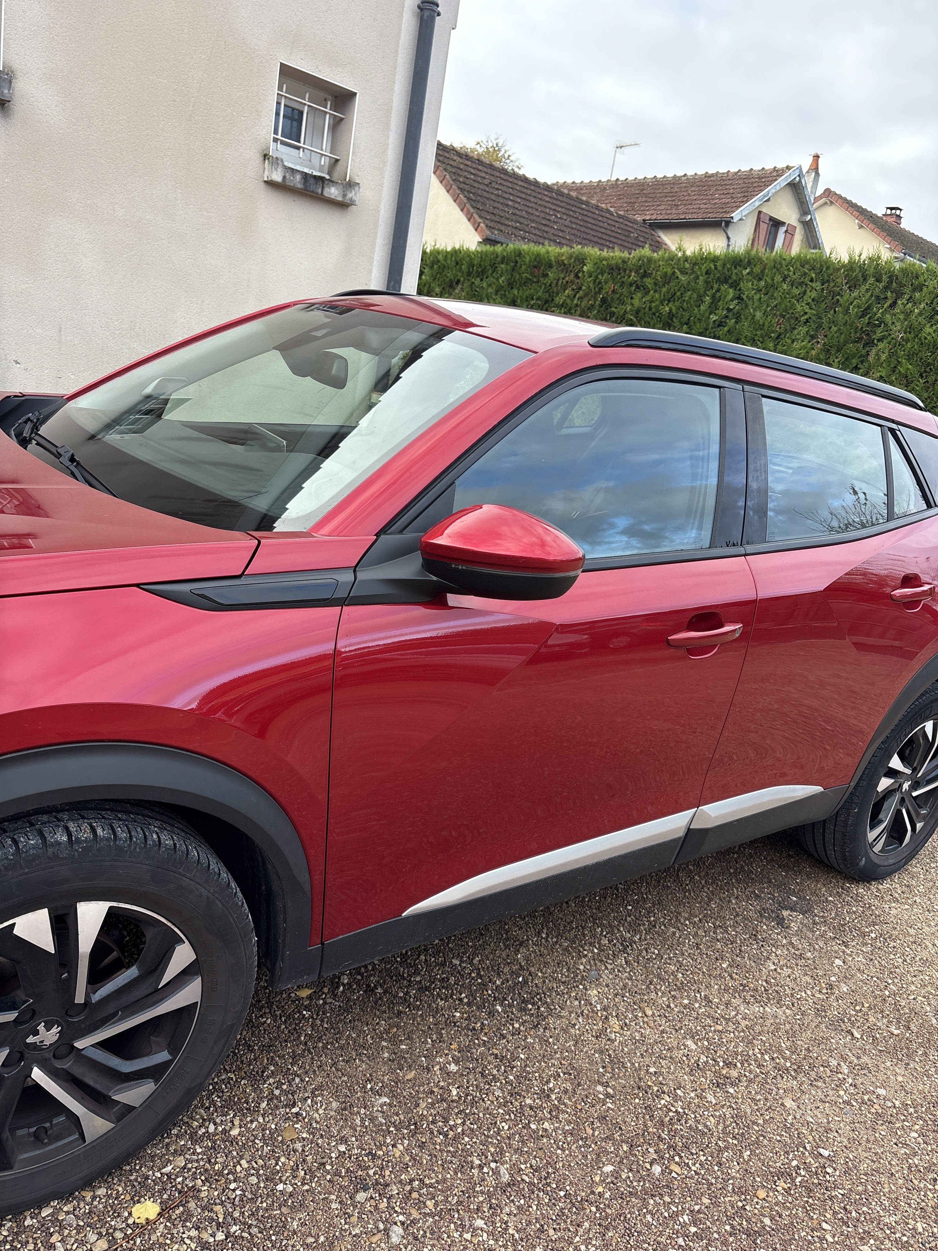 Peugeot e-2008, 2020, Essence 95