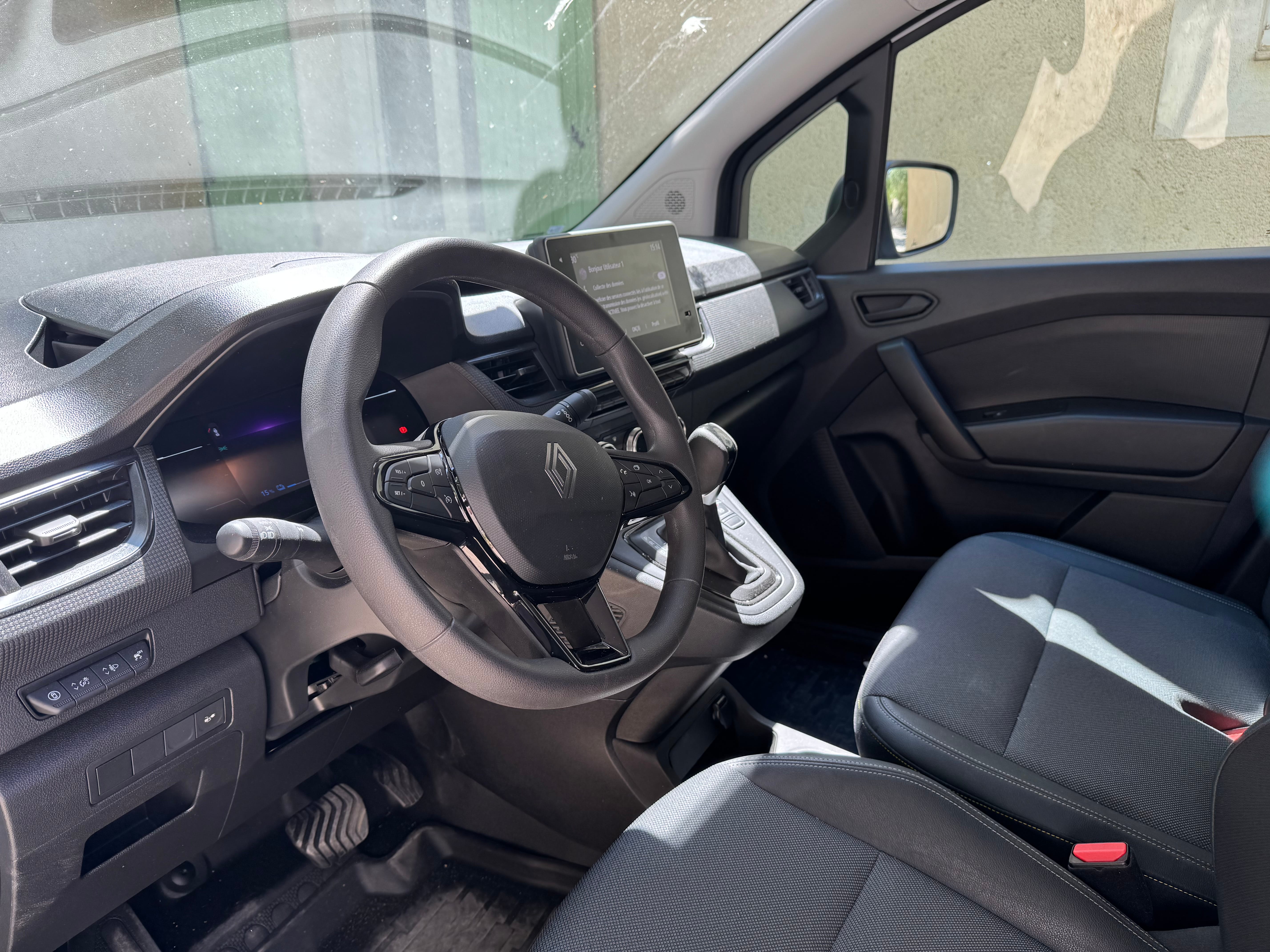 Renault Kangoo Express mit Navigationsgerät