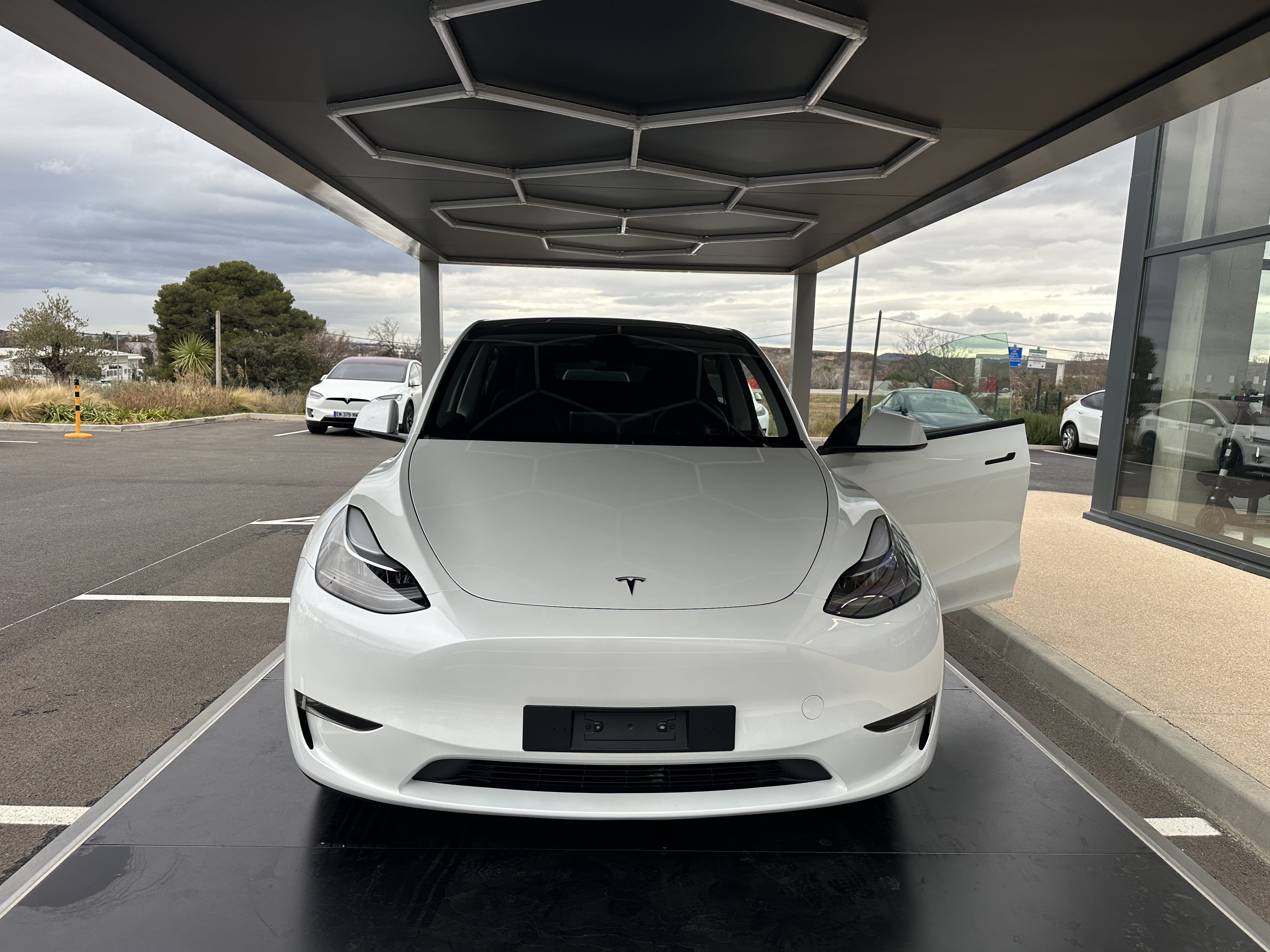 Tesla Model Y Long Range 7 places dual motor avec Climatisation
