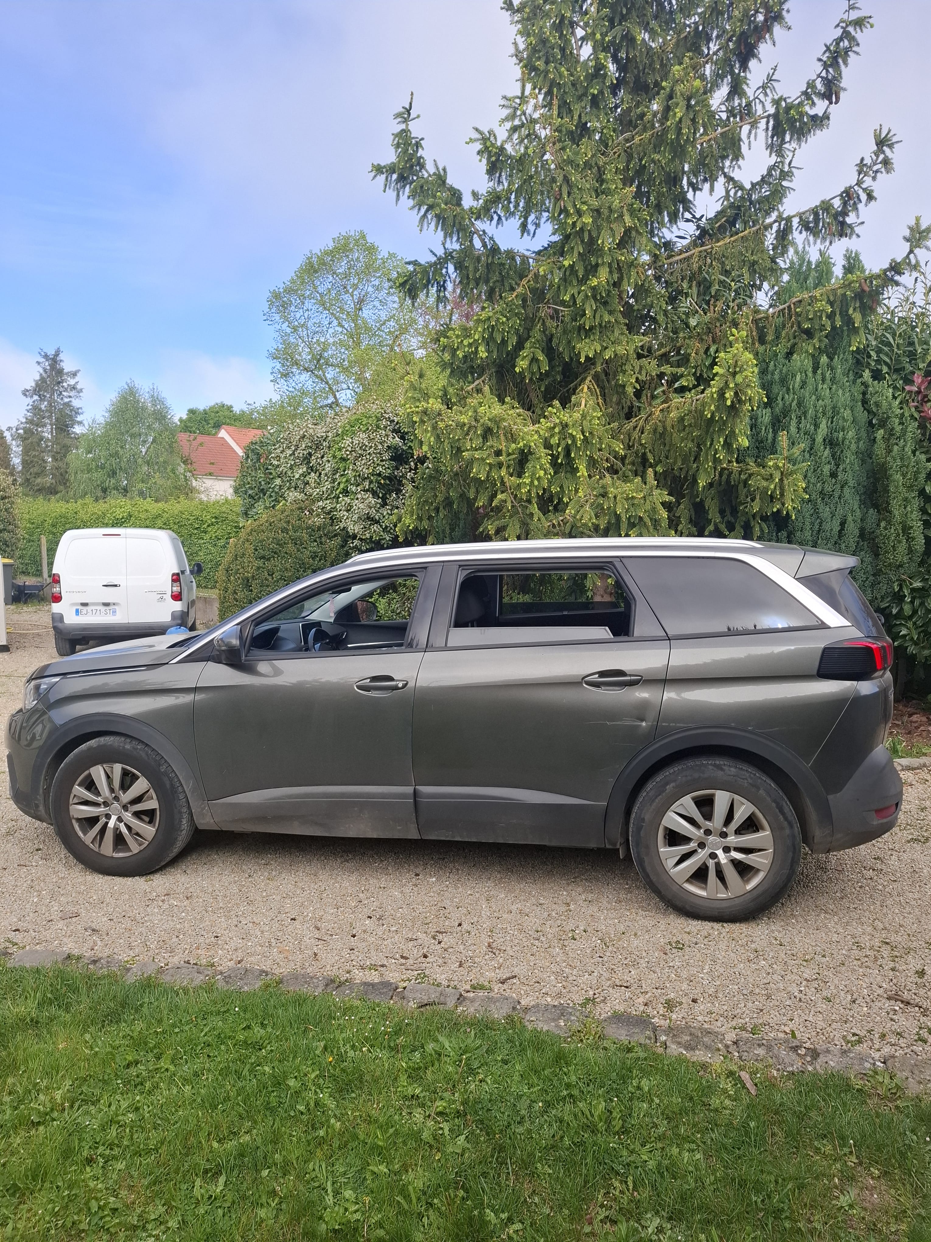 Peugeot 5008 avec Climatisation