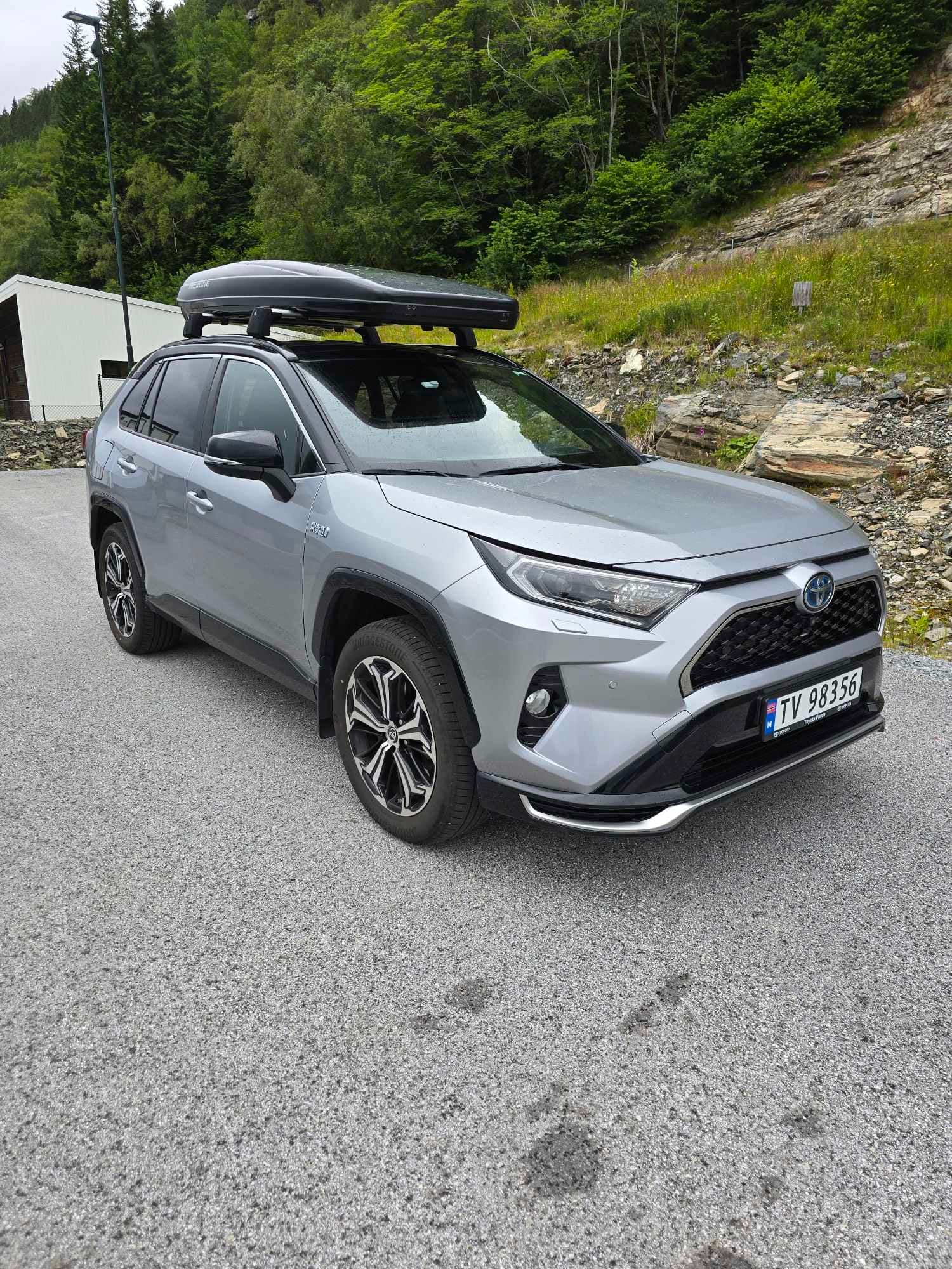 Toyota RAV 4 Hybrid, 2021, Blyfri 98 / Elektrisk (hybrid), automatisk