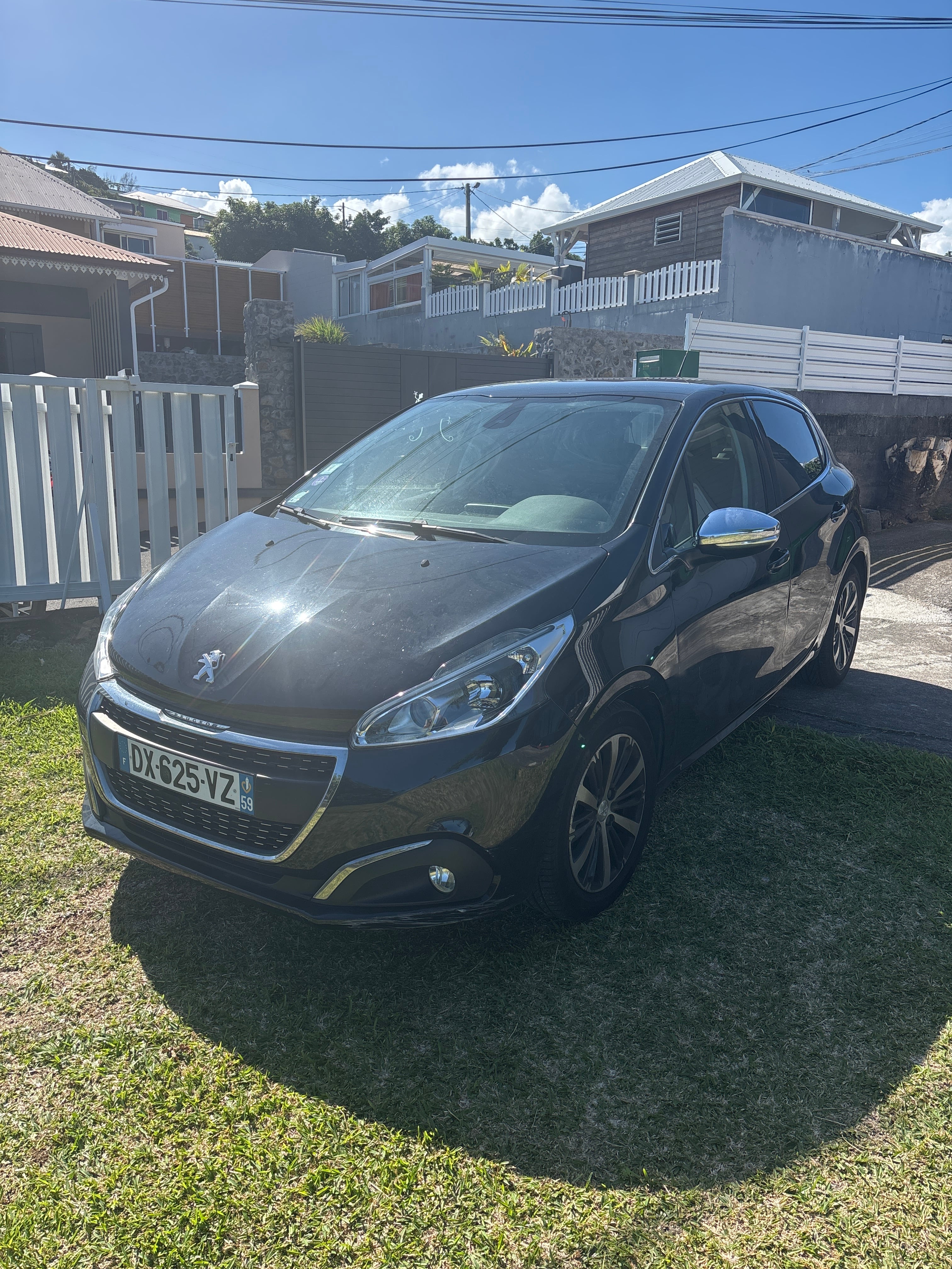 Peugeot 208, 2015, Essence 95