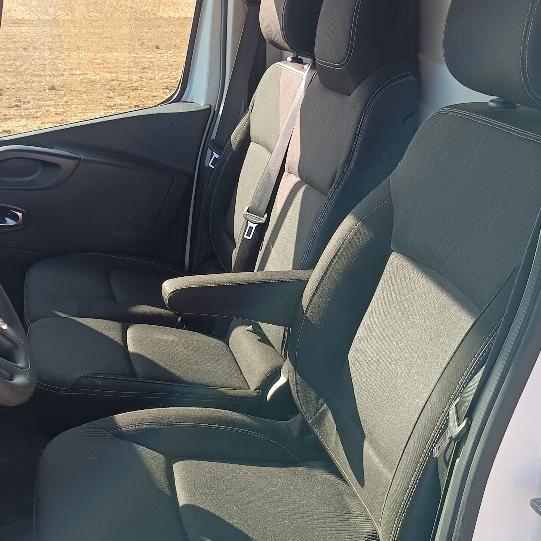 Renault Trafic 2l dci avec Port USB