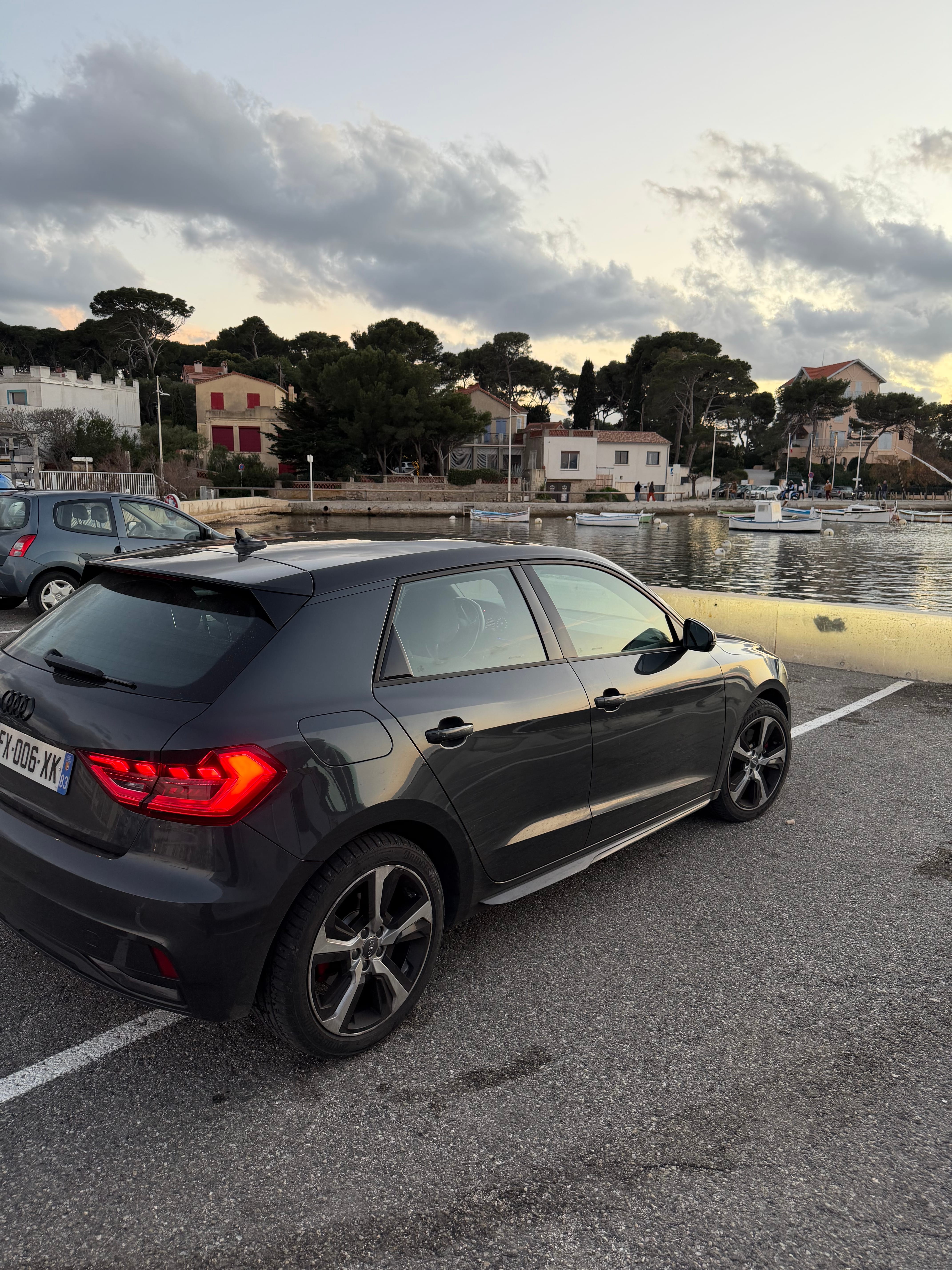 Audi A1 Sportback TFSI 150 S Tronic avec Climatisation