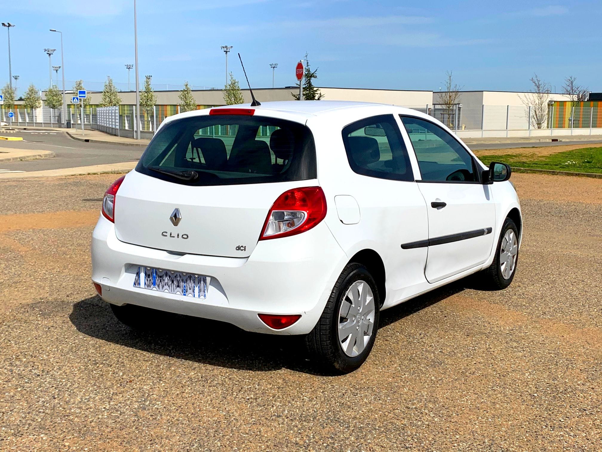Renault Clio (CV554HM)