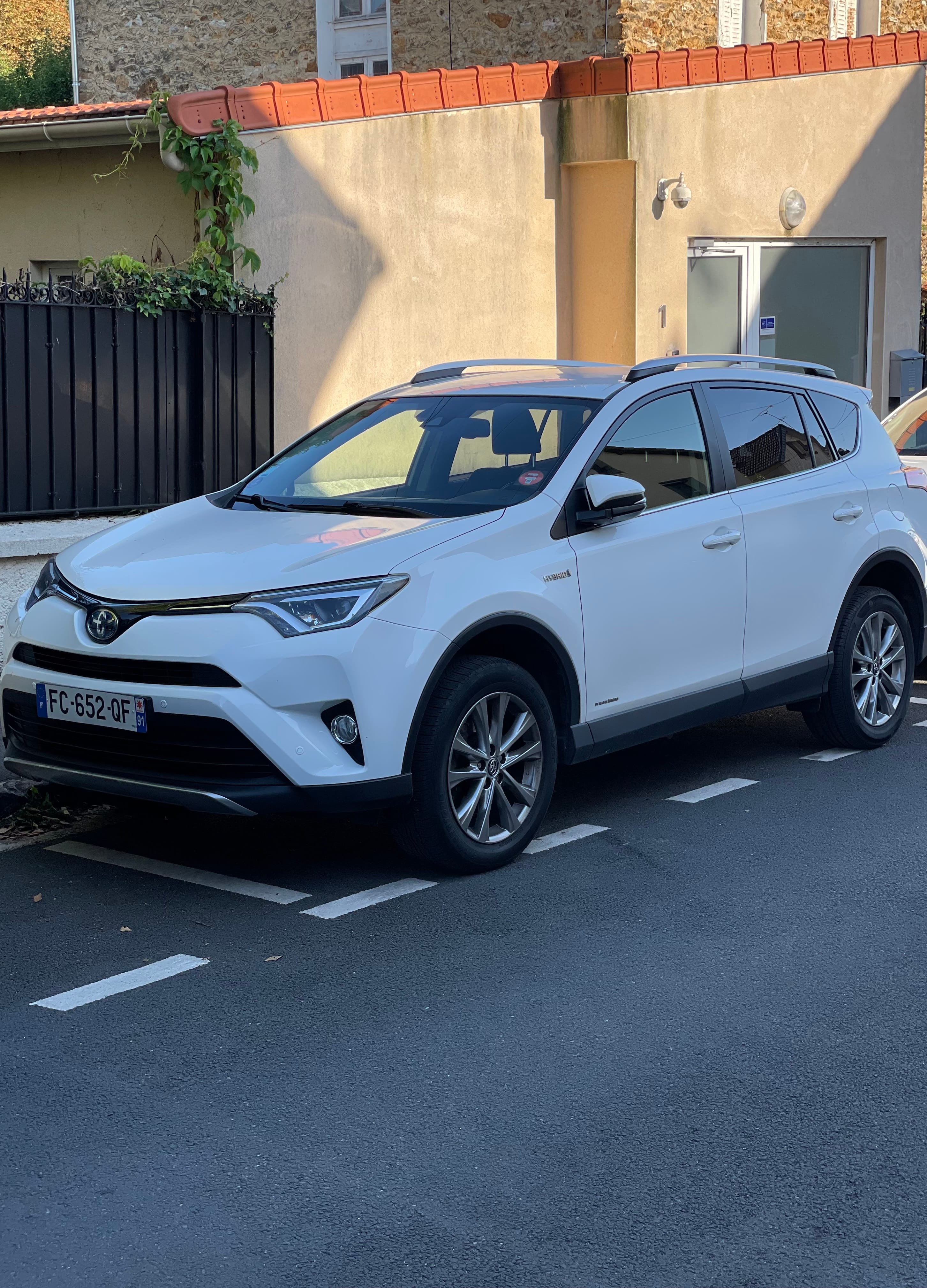 Toyota Rav4 Hybride, 2018, Essence 95 / Électrique (hybride), automatique